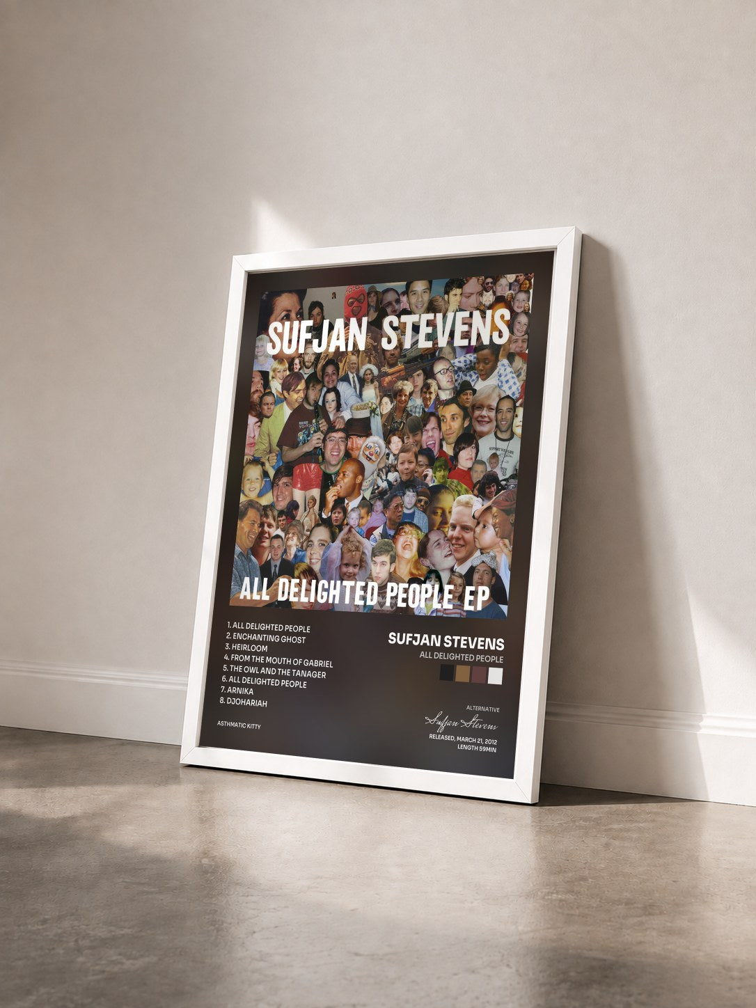 #blanc Tableau de l'album All Delighted People de Sufjan Stevens vu de trois quarts, cadre blanc