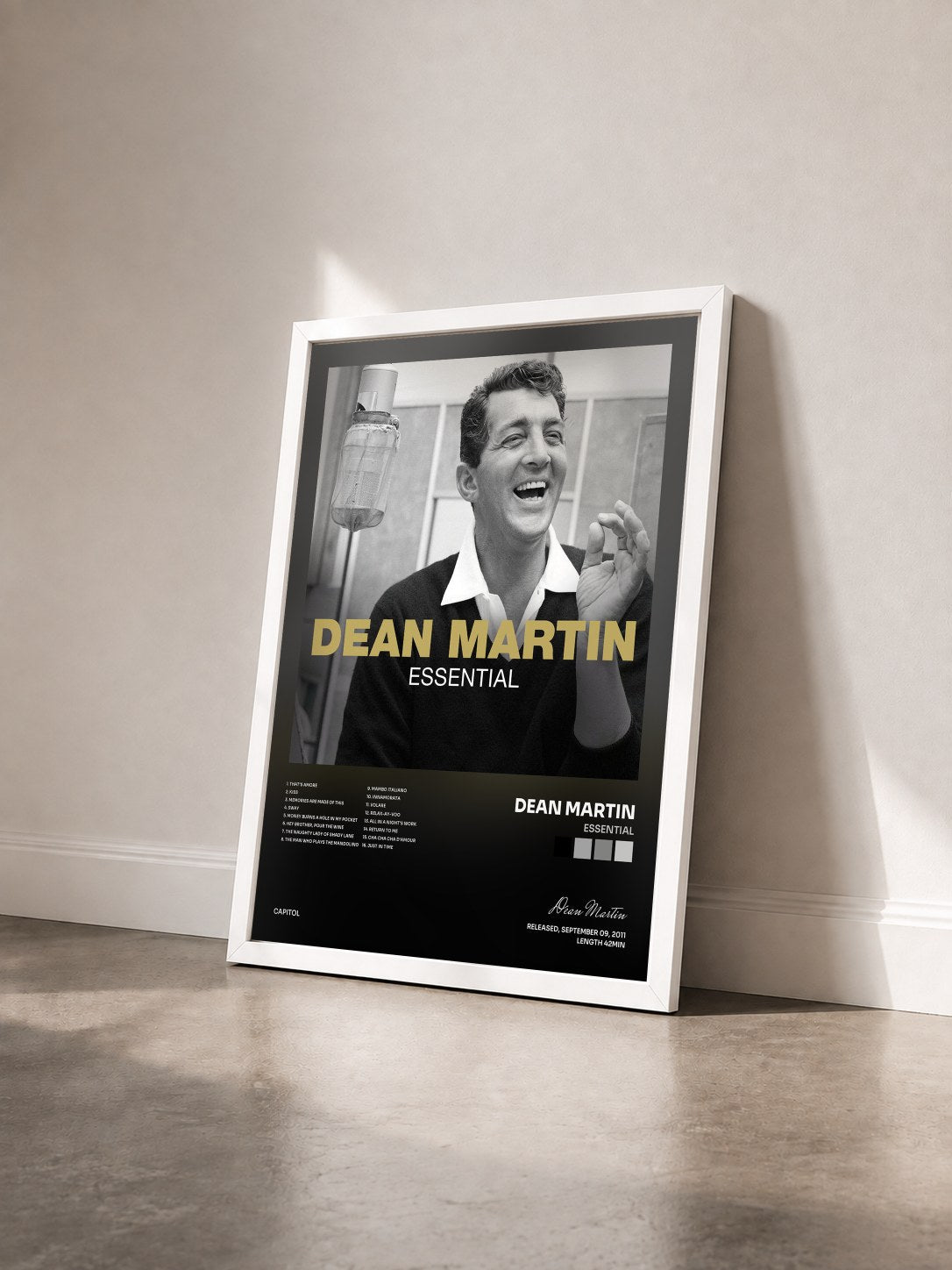 #blanc Tableau de l'album Essential de Dean Martin vu de trois quarts, cadre blanc