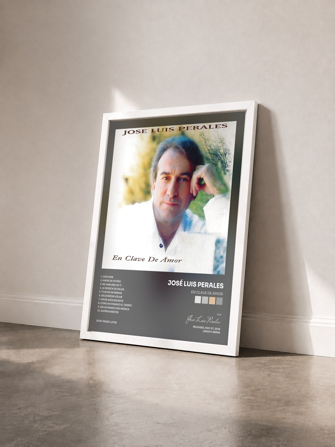 #blanc Tableau de l'album En Clave de Amor de José Luis Perales vu de trois quarts, cadre blanc