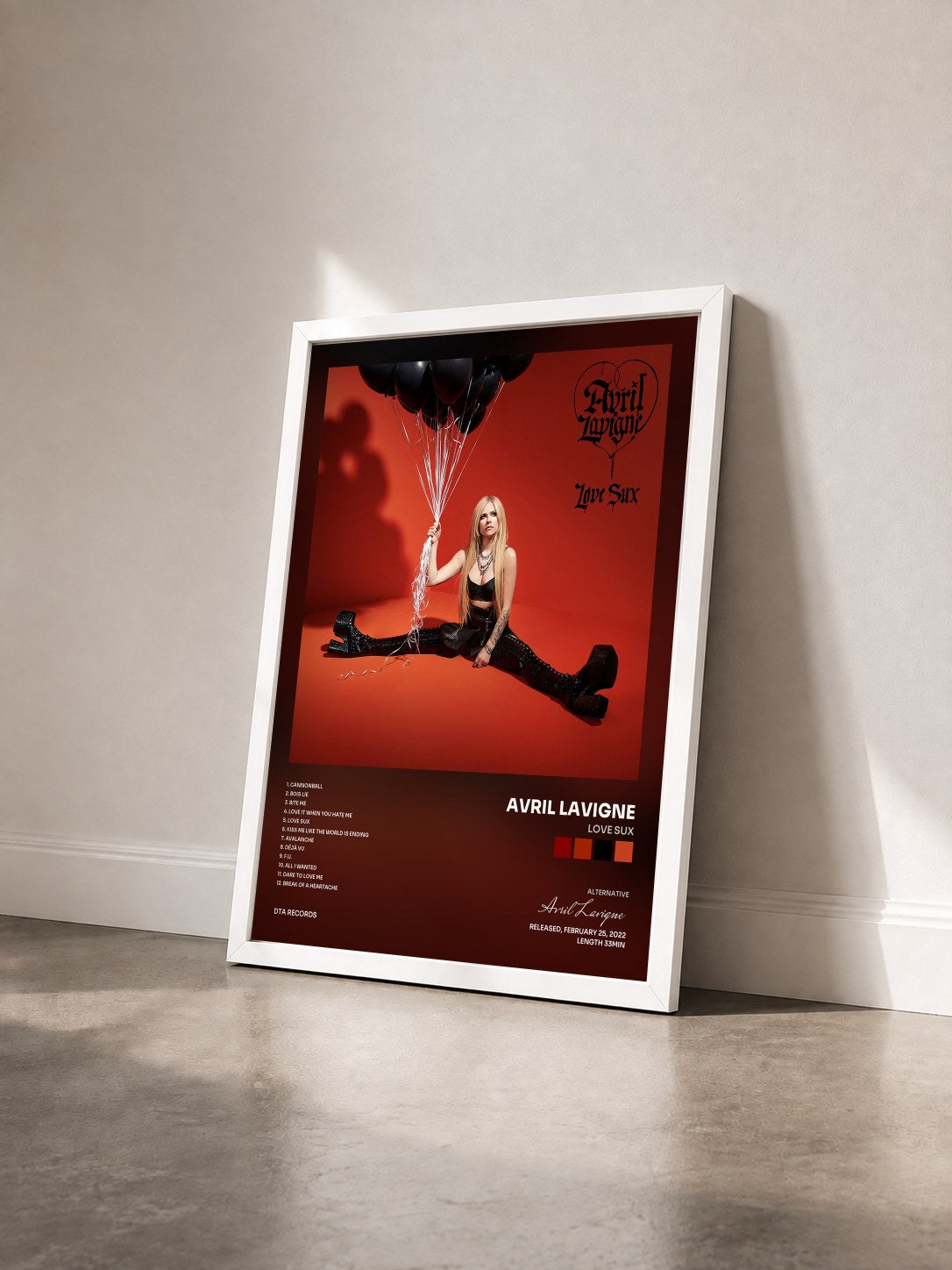 #blanc Tableau de l'album Love Sux de Avril Lavigne vu de trois quarts, cadre blanc