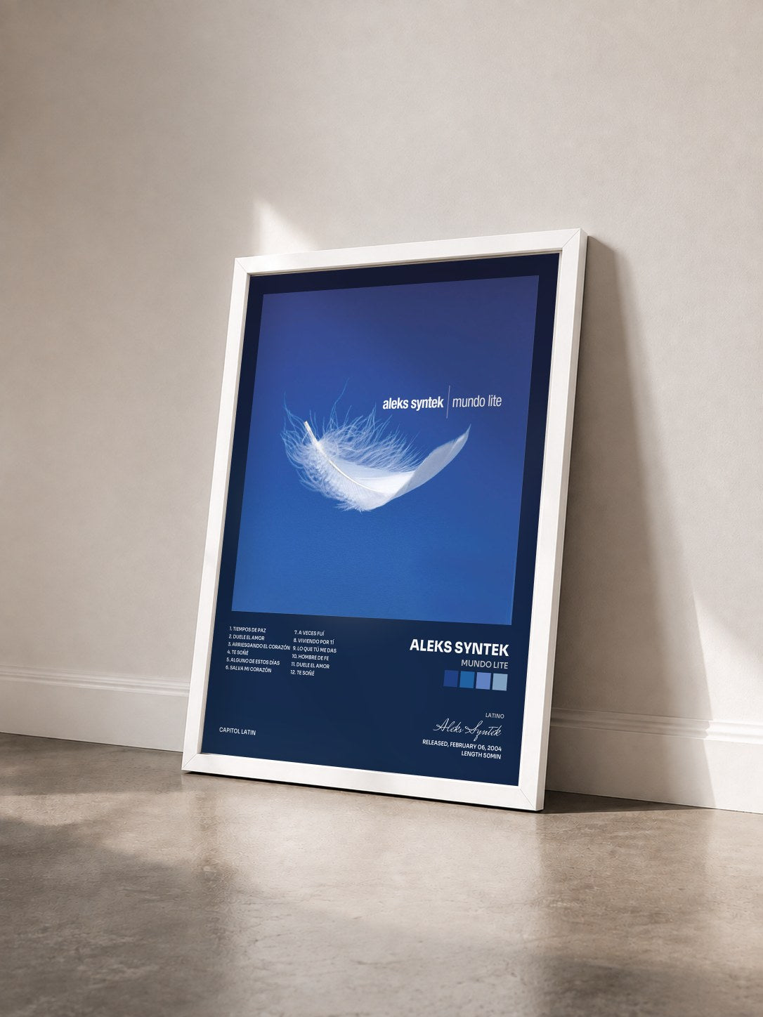 #blanc Tableau de l'album Mundo Lite de Aleks Syntek vu de trois quarts, cadre blanc