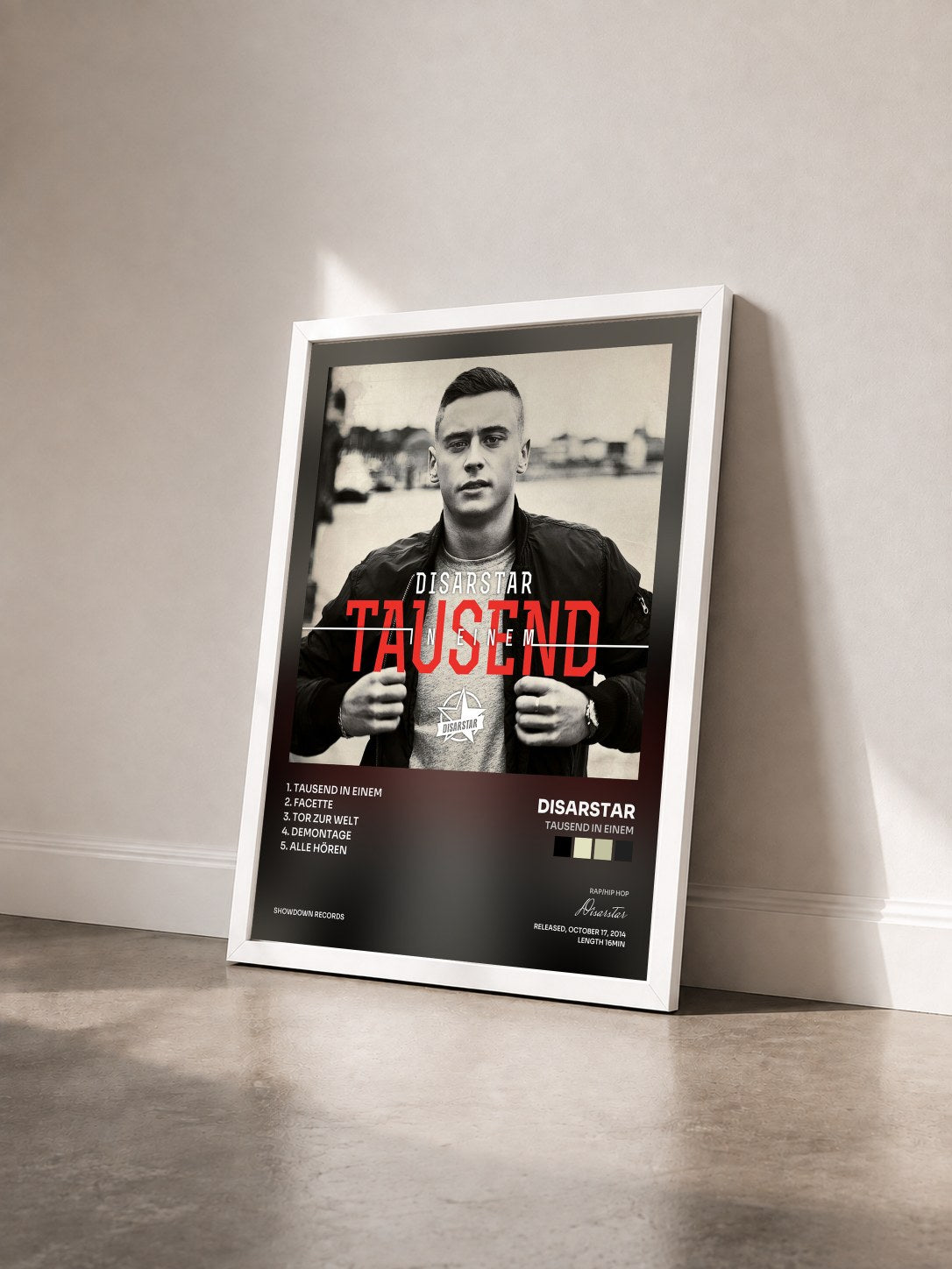 #blanc Tableau de l'album Tausend in Einem de Disarstar vu de trois quarts, cadre blanc