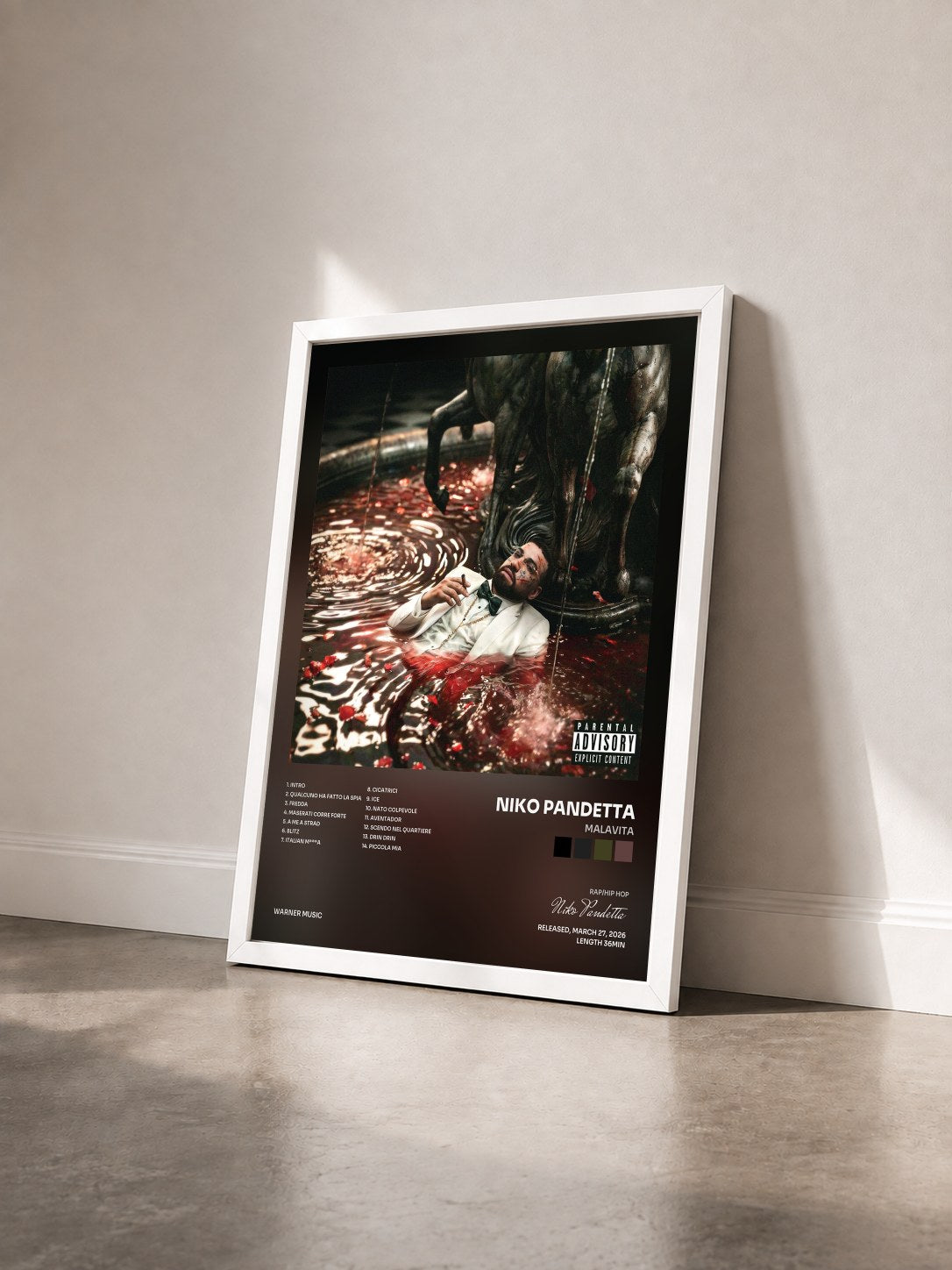 #blanc Tableau de l'album MALAVITA de Niko Pandetta vu de trois quarts, cadre blanc