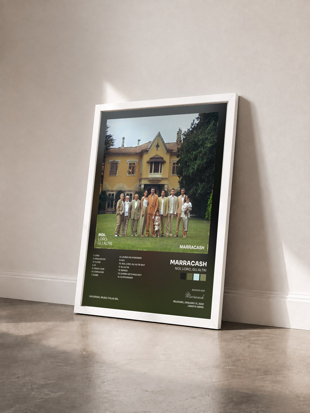 #blanc Tableau de l'album NOI, LORO, GLI ALTRI de Marracash vu de trois quarts, cadre blanc