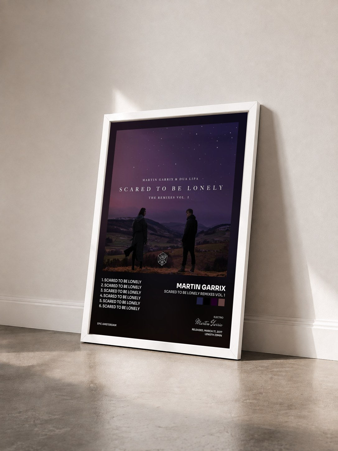 #blanc Tableau de l'album Scared To Be Lonely Remixes Vol. 1 de Martin Garrix vu de trois quarts, cadre blanc