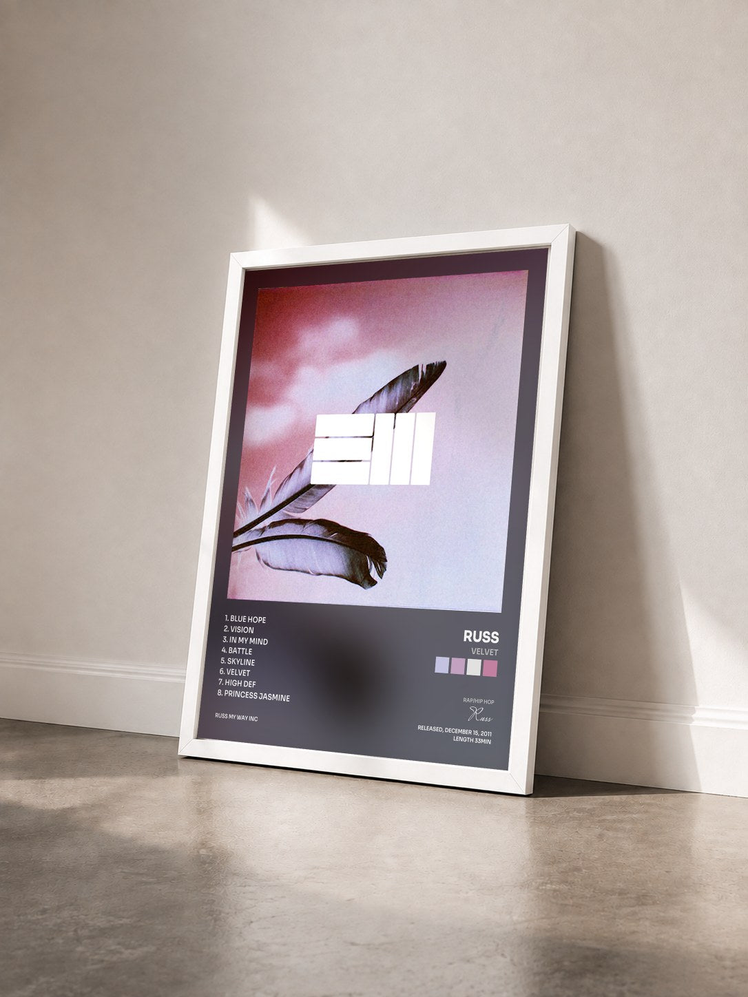 #blanc Tableau de l'album Velvet de Russ vu de trois quarts, cadre blanc