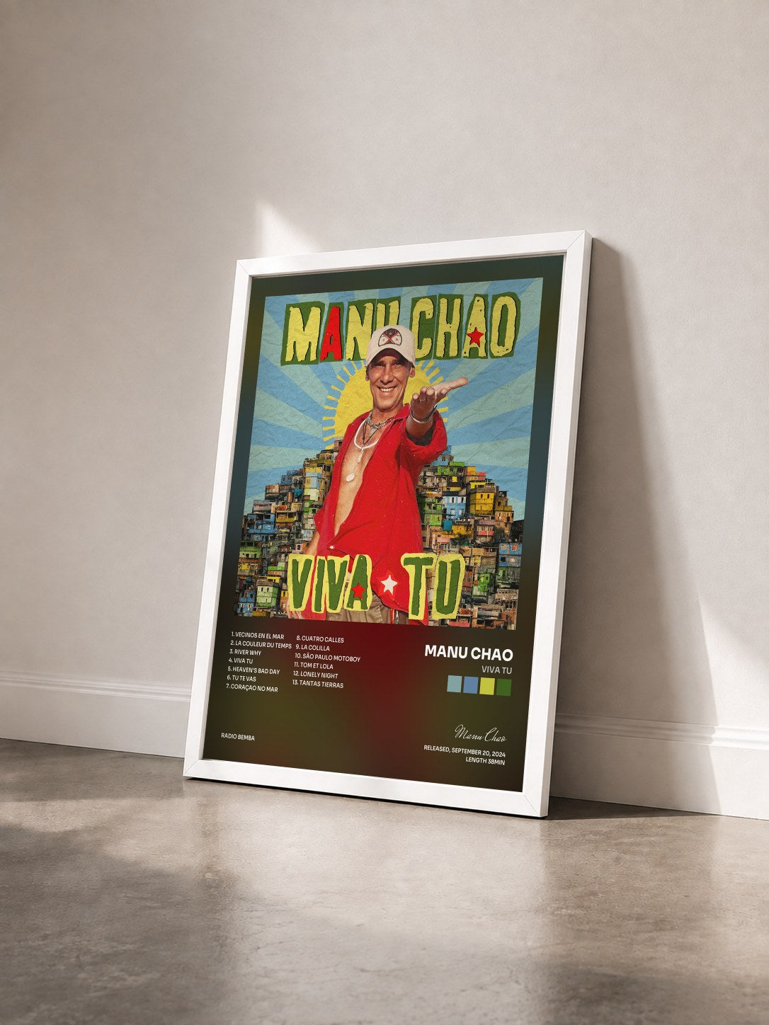 #blanc Tableau de l'album Viva Tu de Manu Chao vu de trois quarts, cadre blanc