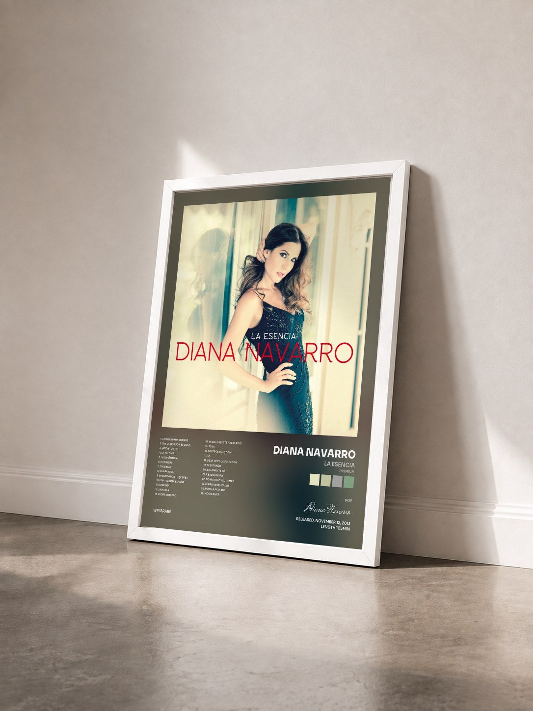 #blanc Tableau de l'album La Esencia (Premium) de Diana Navarro vu de trois quarts, cadre blanc