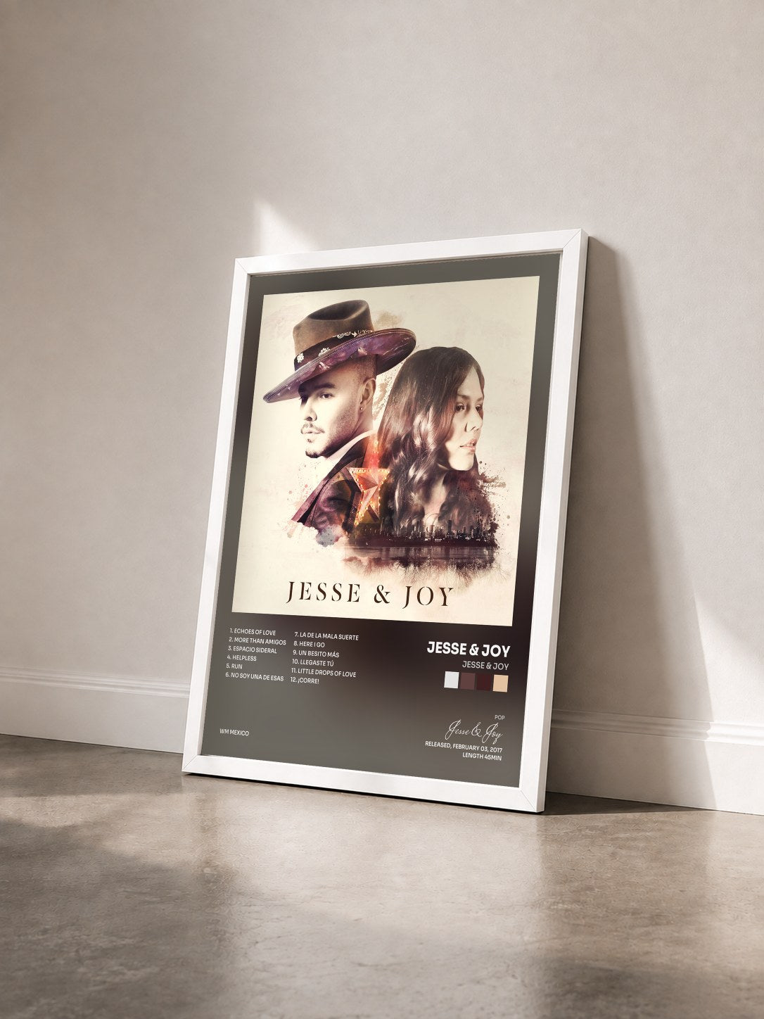 #blanc Tableau de l'album Jesse & Joy de Jesse & Joy vu de trois quarts, cadre blanc