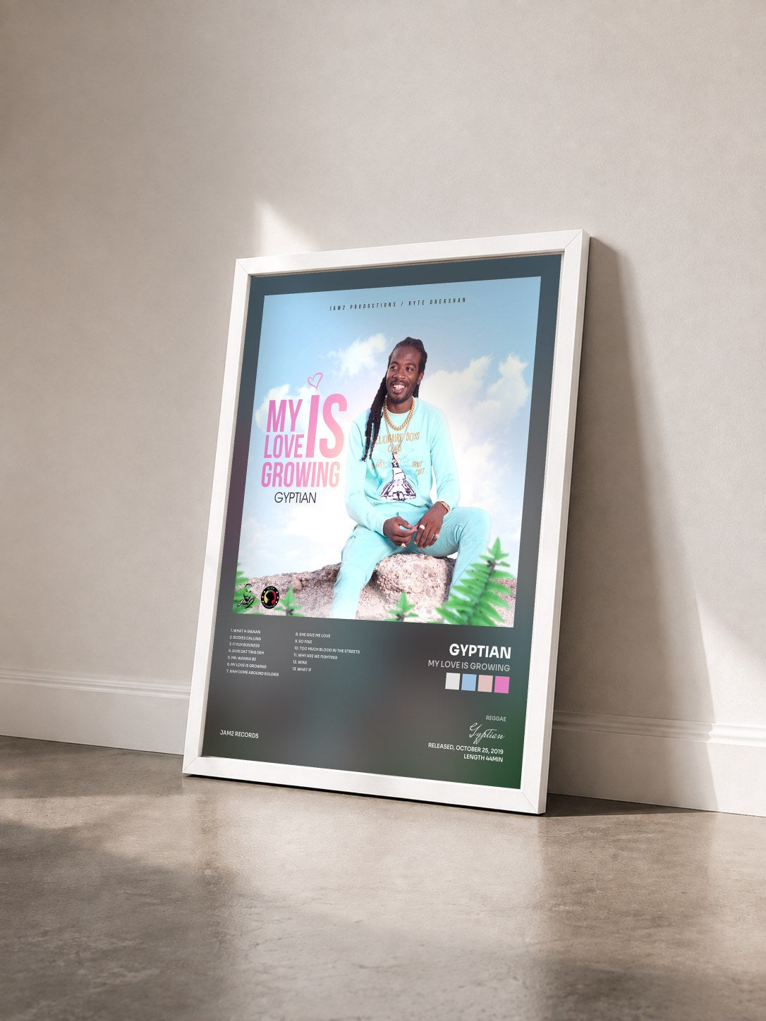 #blanc Tableau de l'album My Love Is Growing de Gyptian vu de trois quarts, cadre blanc