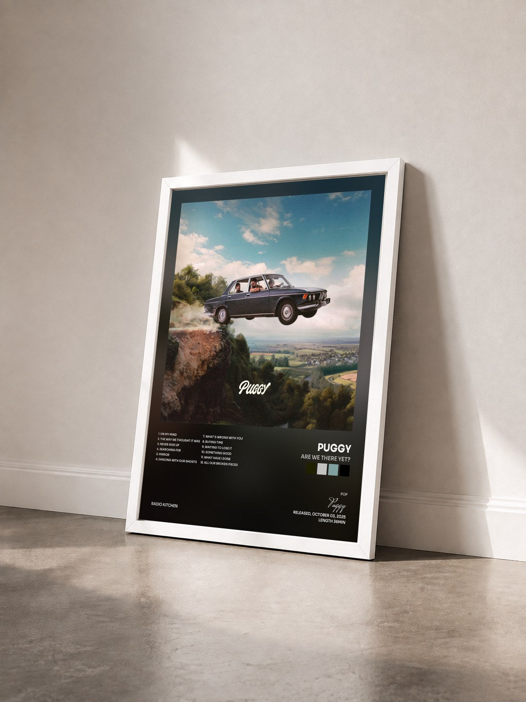 #blanc Tableau de l'album Are We There Yet?   de Puggy vu de trois quarts, cadre blanc
