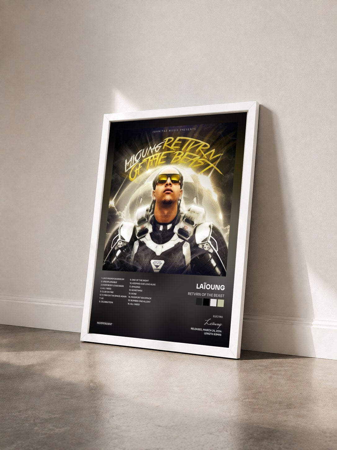 #blanc Tableau de l'album Retvrn of the Beast de Laïoung vu de trois quarts, cadre blanc
