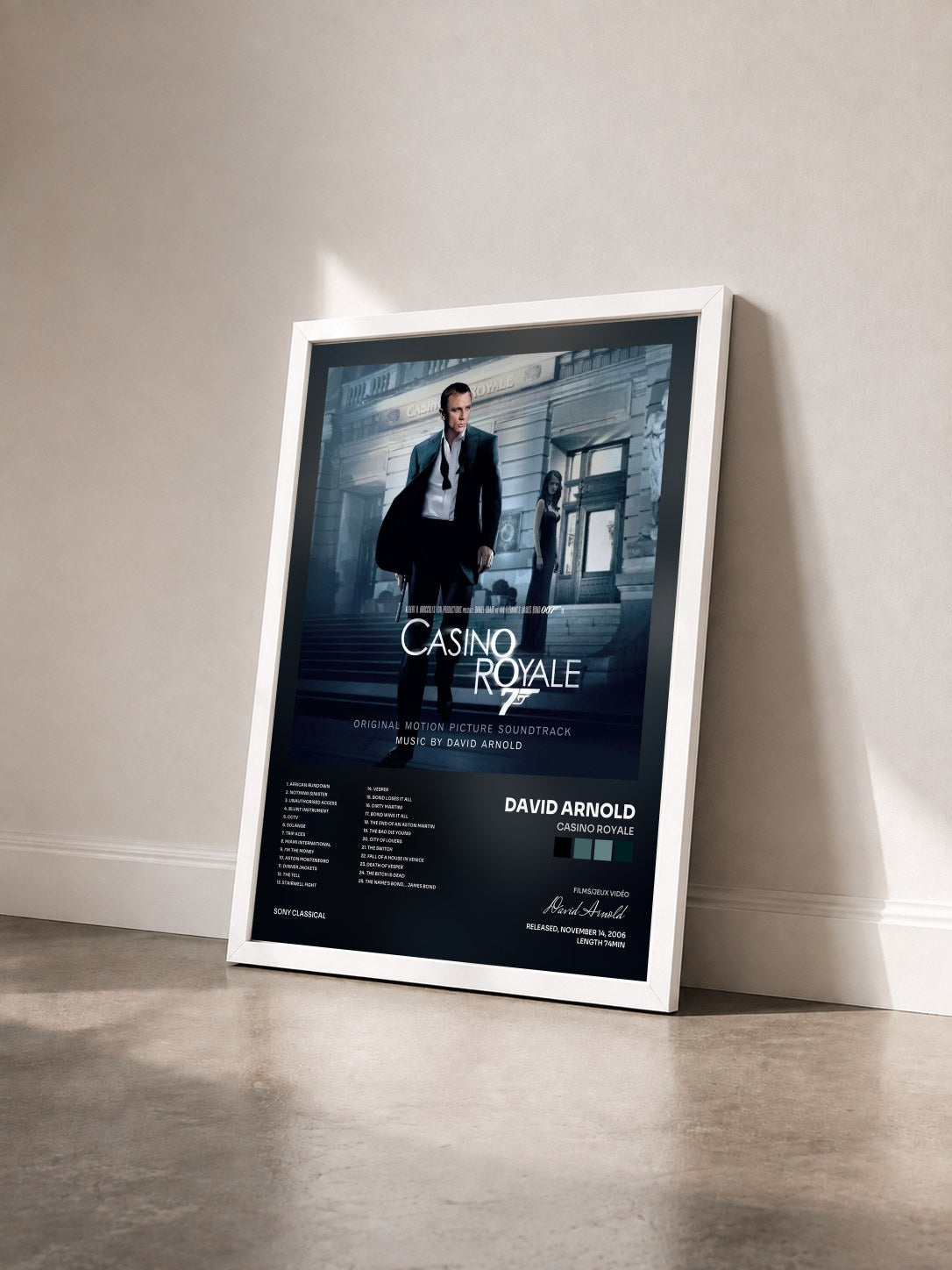 #blanc Tableau de l'album Casino Royale de David Arnold vu de trois quarts, cadre blanc