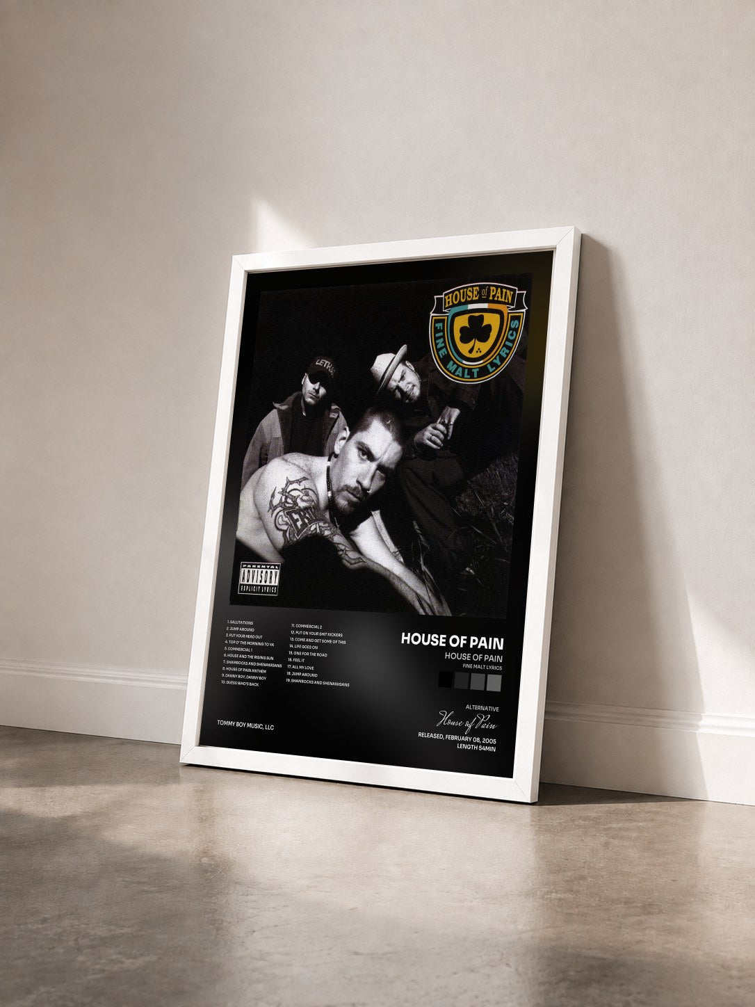 #blanc Tableau de l'album House of Pain (Fine Malt Lyrics) de House of Pain vu de trois quarts, cadre blanc