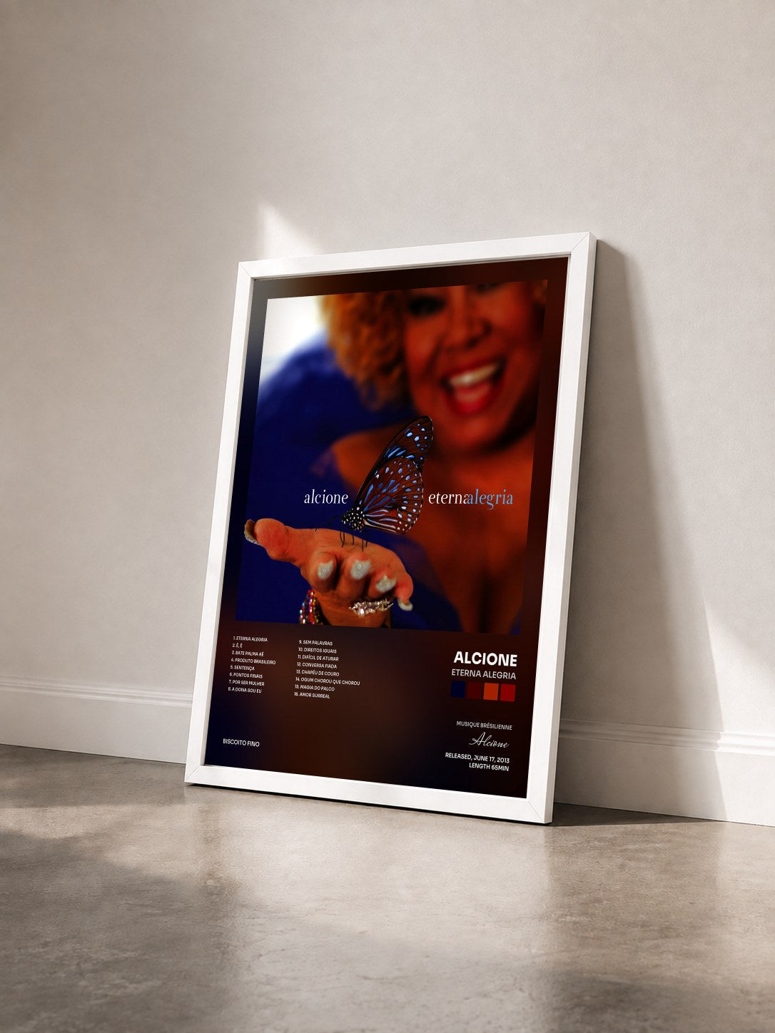 #blanc Tableau de l'album Eterna Alegria de Alcione vu de trois quarts, cadre blanc