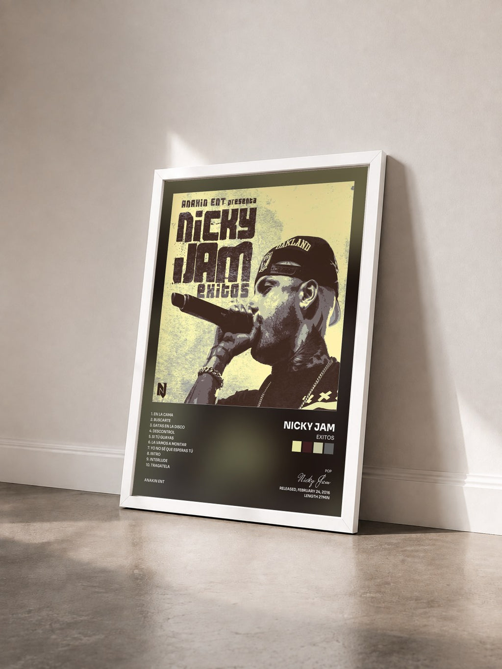 #blanc Tableau de l'album Exitos de Nicky Jam vu de trois quarts, cadre blanc