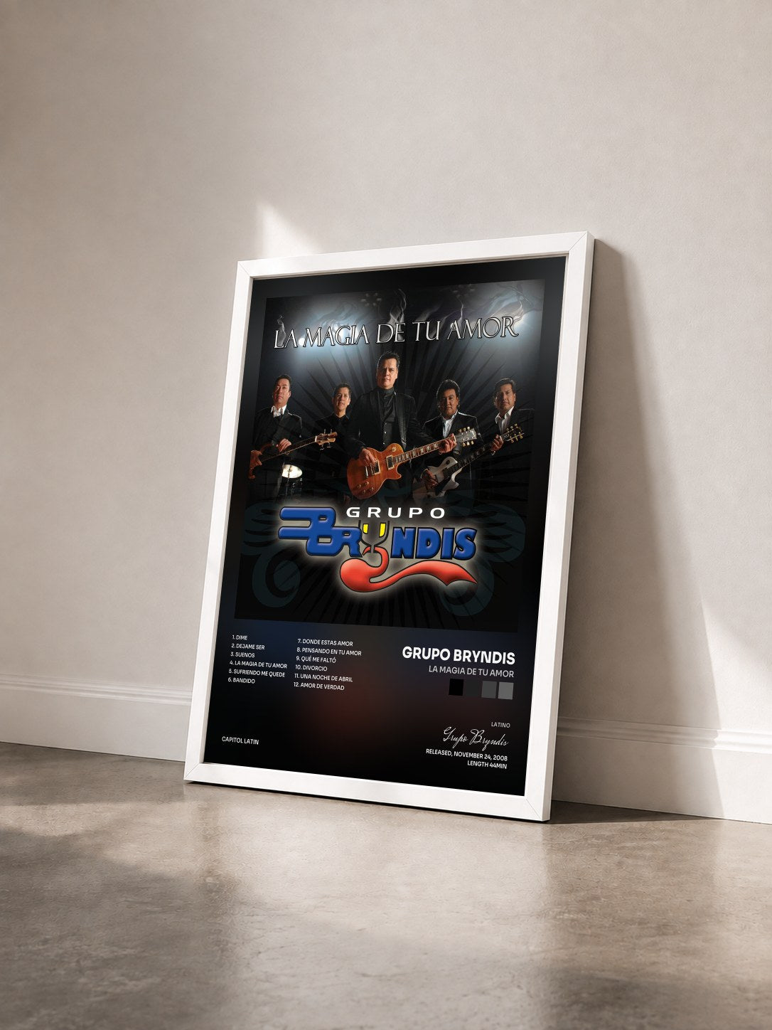 #blanc Tableau de l'album La Magia De Tu Amor de Grupo Bryndis vu de trois quarts, cadre blanc