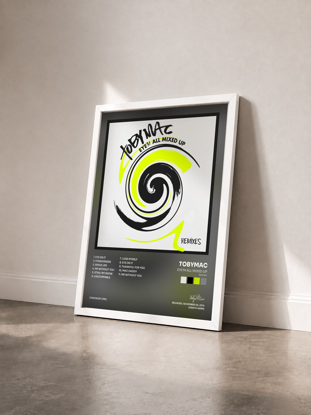 #blanc Tableau de l'album Eye’M All Mixed Up (Remixes) de tobyMac vu de trois quarts, cadre blanc