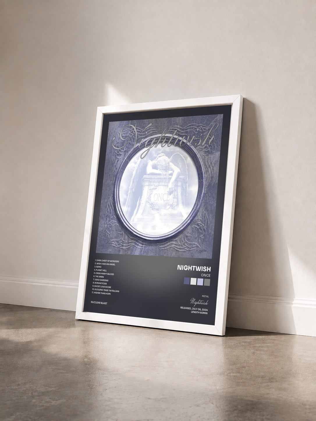 #blanc Tableau de l'album Once de Nightwish vu de trois quarts, cadre blanc