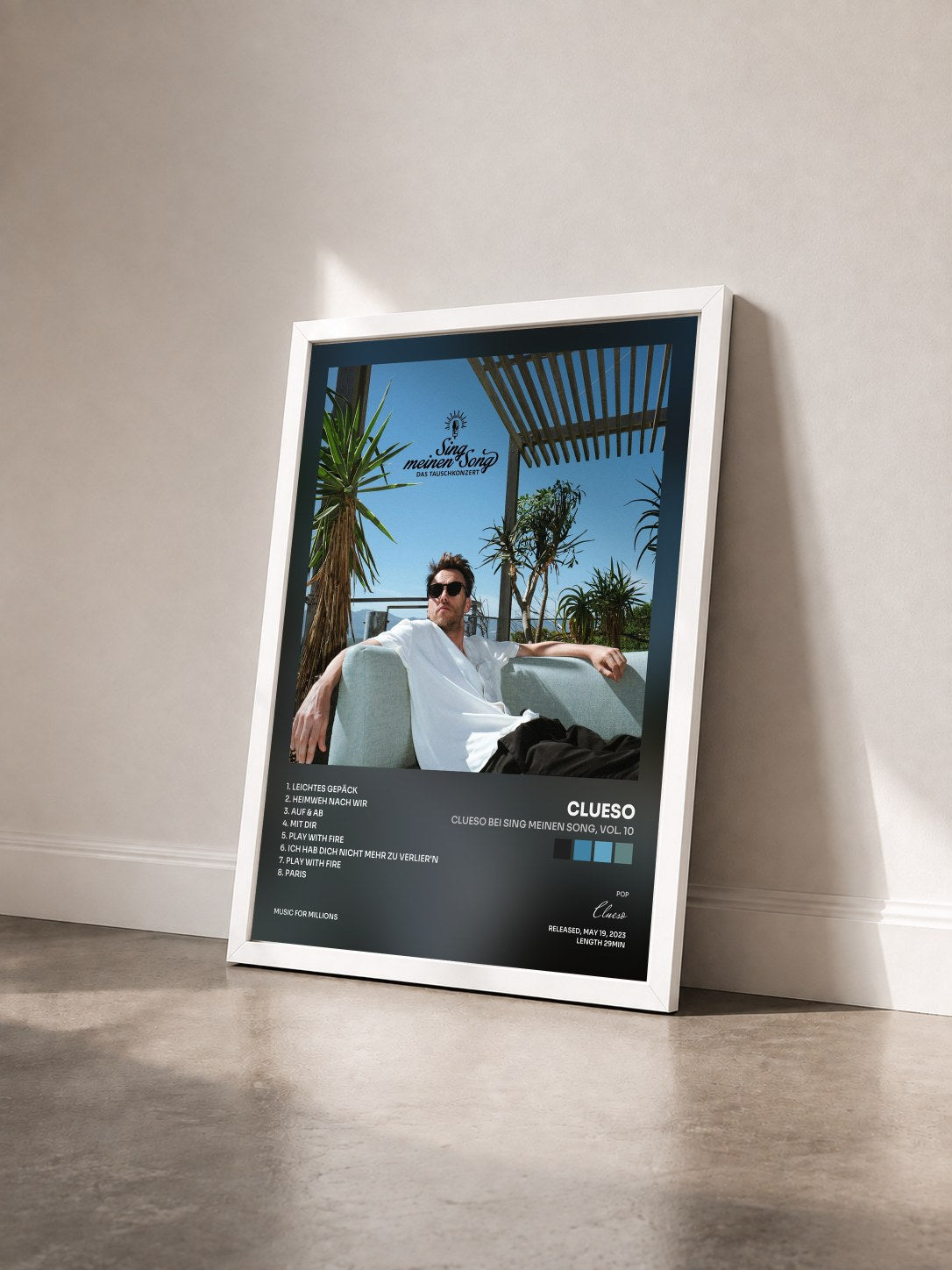 #blanc Tableau de l'album Clueso bei Sing meinen Song, Vol. 10 de Clueso vu de trois quarts, cadre blanc