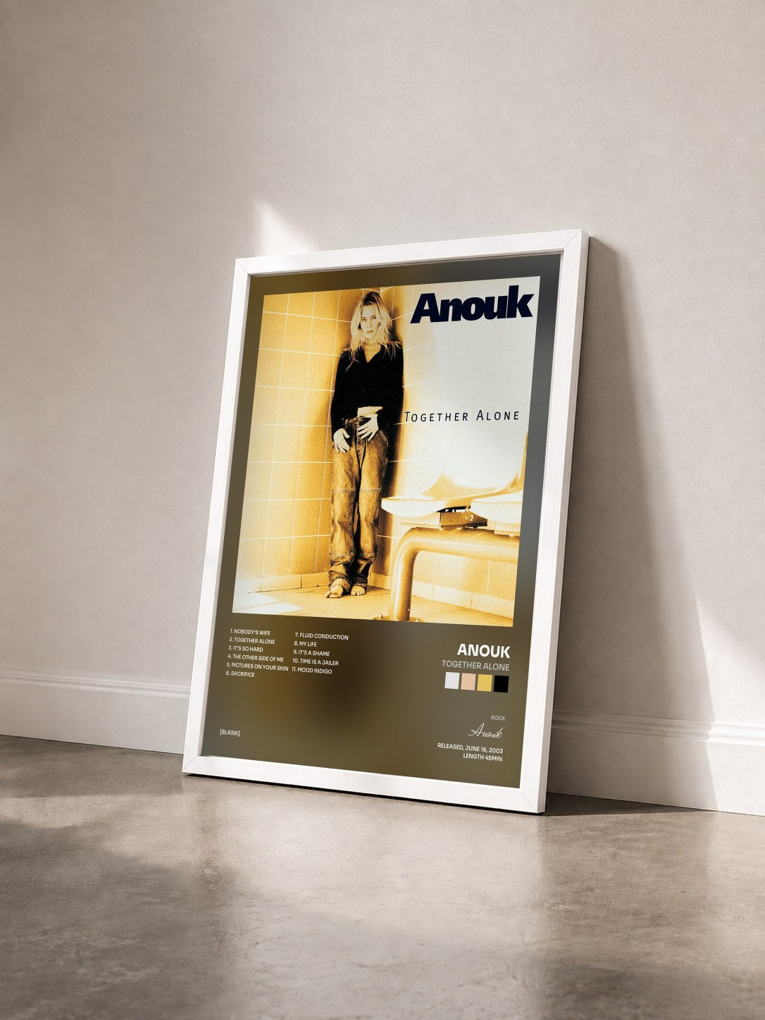 #blanc Tableau de l'album Together Alone de Anouk vu de trois quarts, cadre blanc