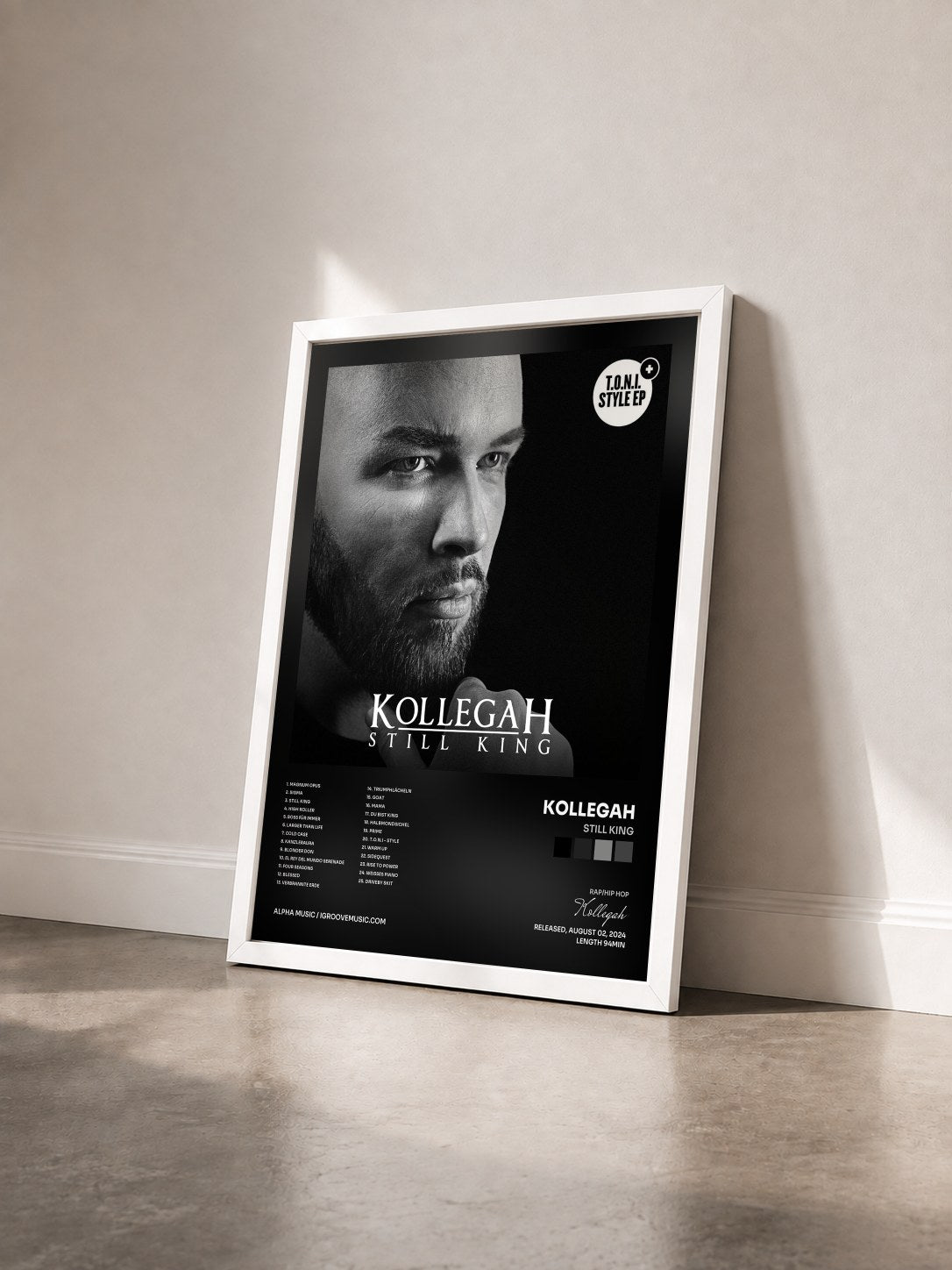 #blanc Tableau de l'album Still King de Kollegah vu de trois quarts, cadre blanc