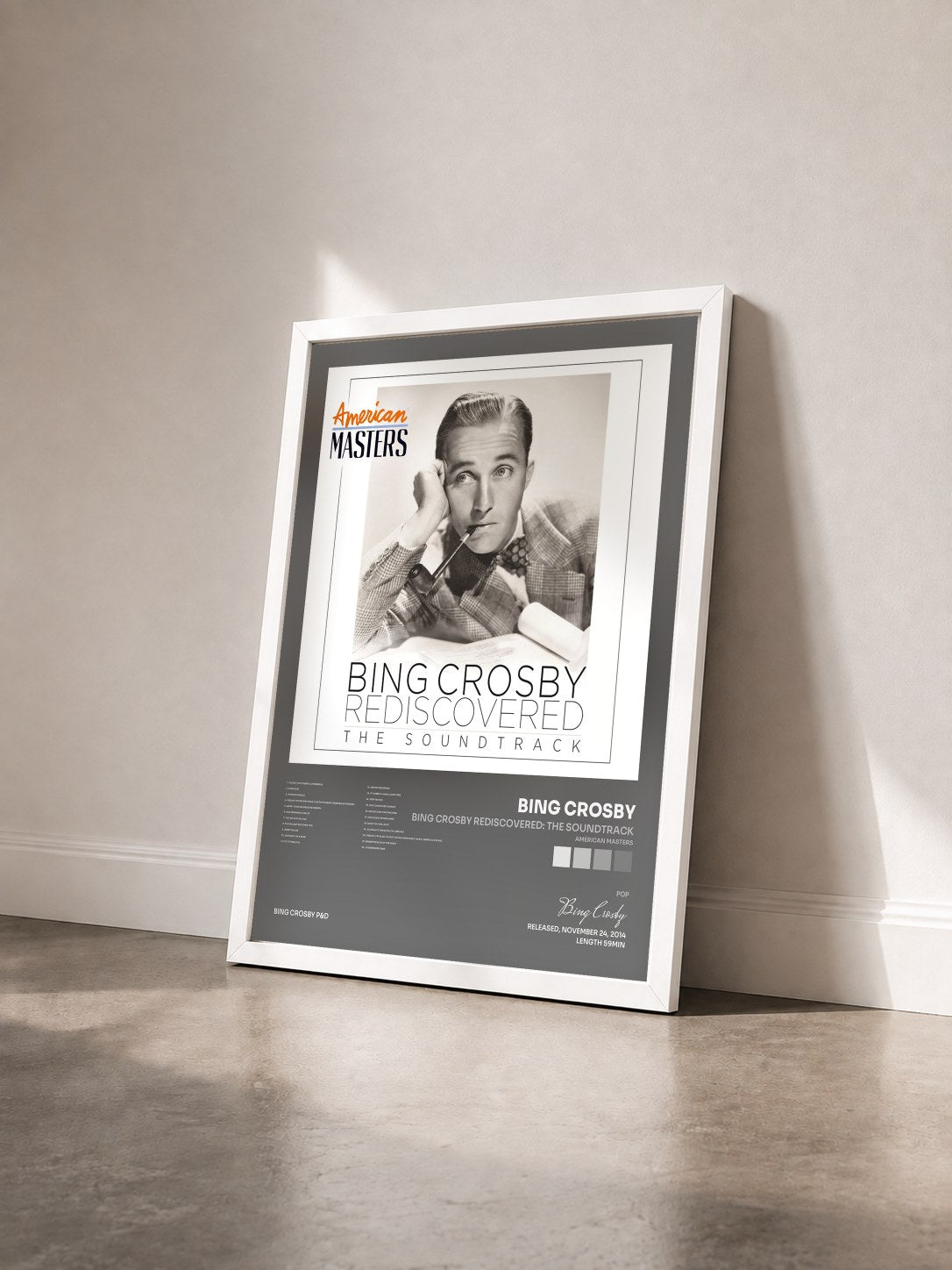 #blanc Tableau de l'album Bing Crosby Rediscovered: The Soundtrack (American Masters) de Bing Crosby vu de trois quarts, cadre blanc