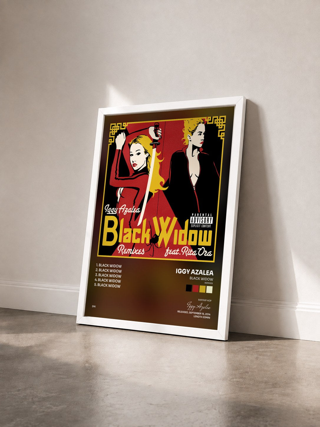 #blanc Tableau de l'album Black Widow (Remixes) de Iggy Azalea vu de trois quarts, cadre blanc