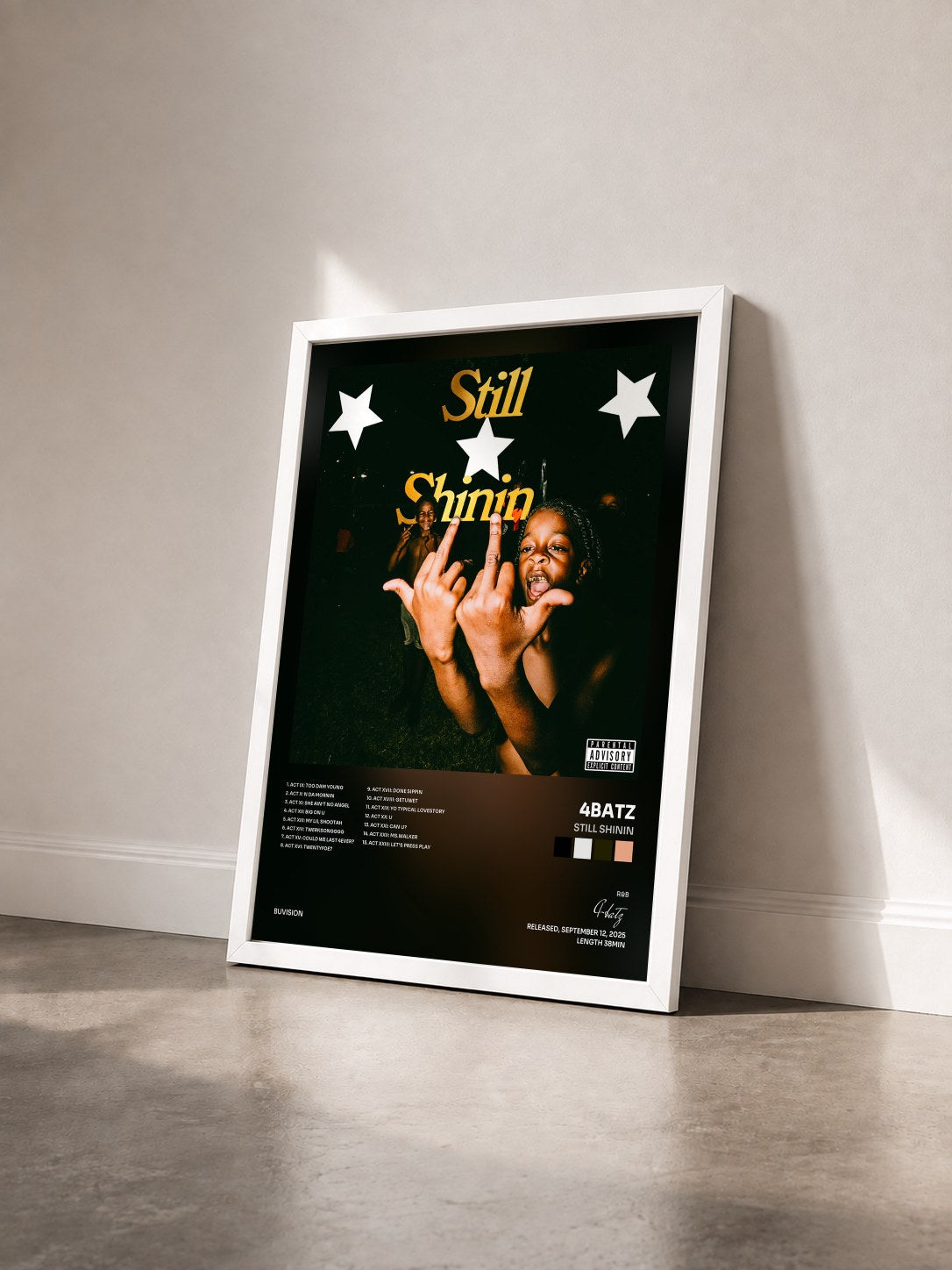 #blanc Tableau de l'album Still Shinin de 4batz vu de trois quarts, cadre blanc
