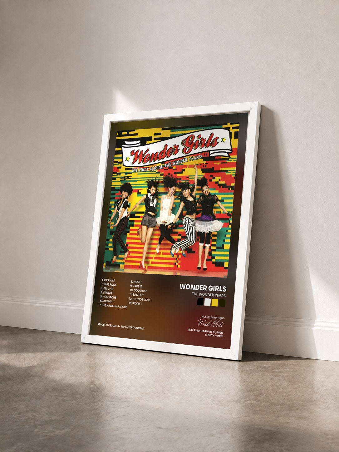 #blanc Tableau de l'album The Wonder Years de Wonder Girls vu de trois quarts, cadre blanc