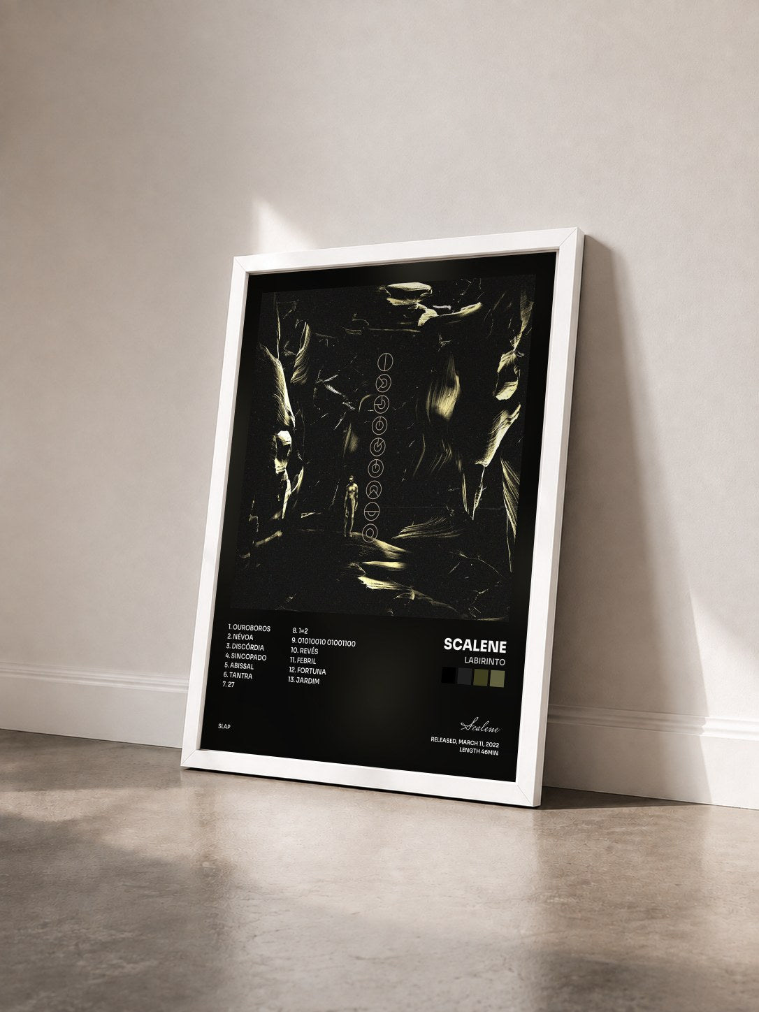 #blanc Tableau de l'album LABIRINTO de Scalene vu de trois quarts, cadre blanc