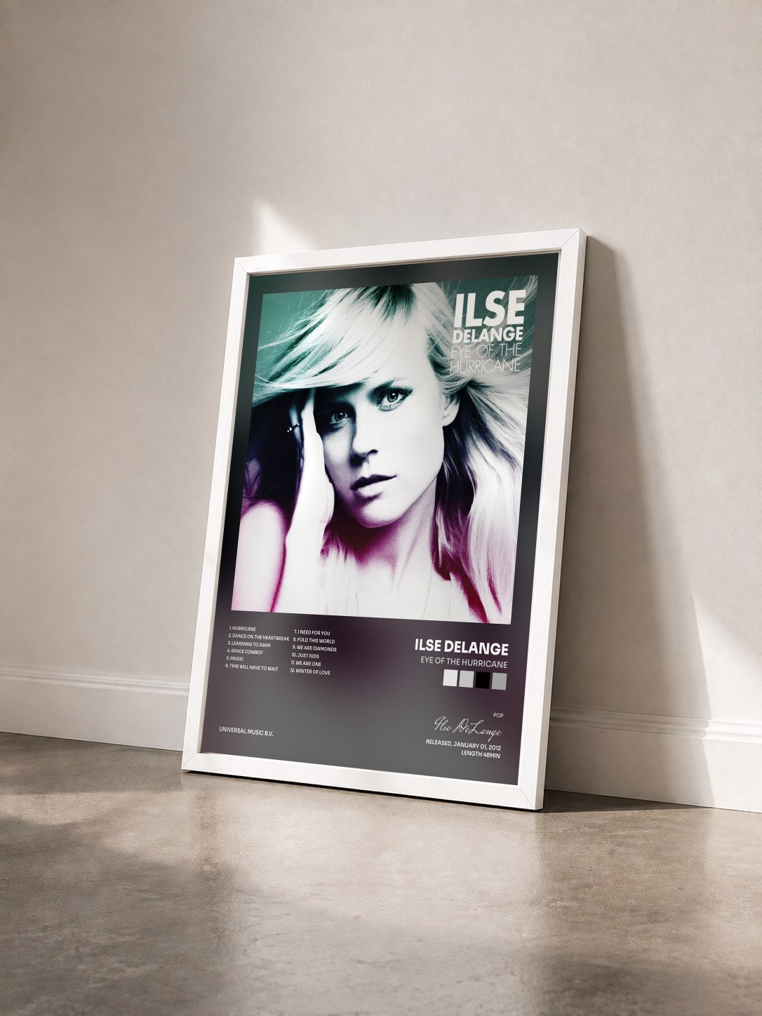 #blanc Tableau de l'album Eye Of The Hurricane de Ilse DeLange vu de trois quarts, cadre blanc