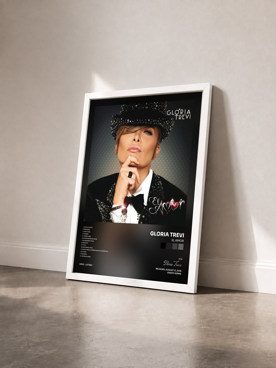 #blanc Tableau de l'album El Amor de Gloria Trevi vu de trois quarts, cadre blanc