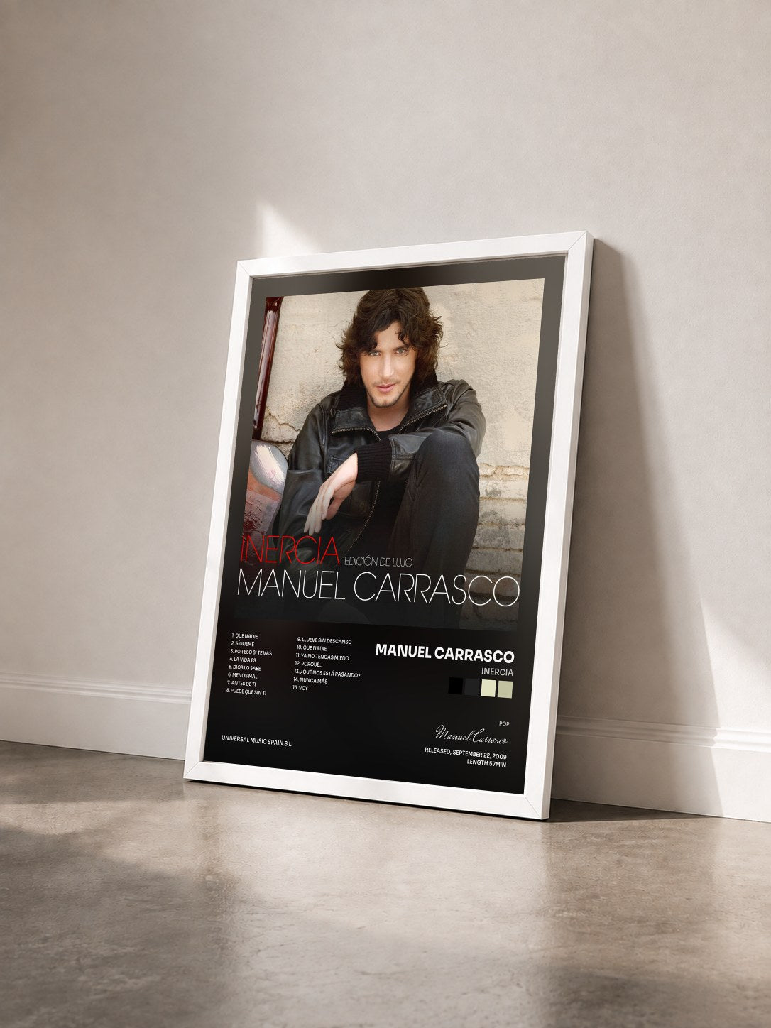 #blanc Tableau de l'album Inercia de Manuel Carrasco vu de trois quarts, cadre blanc