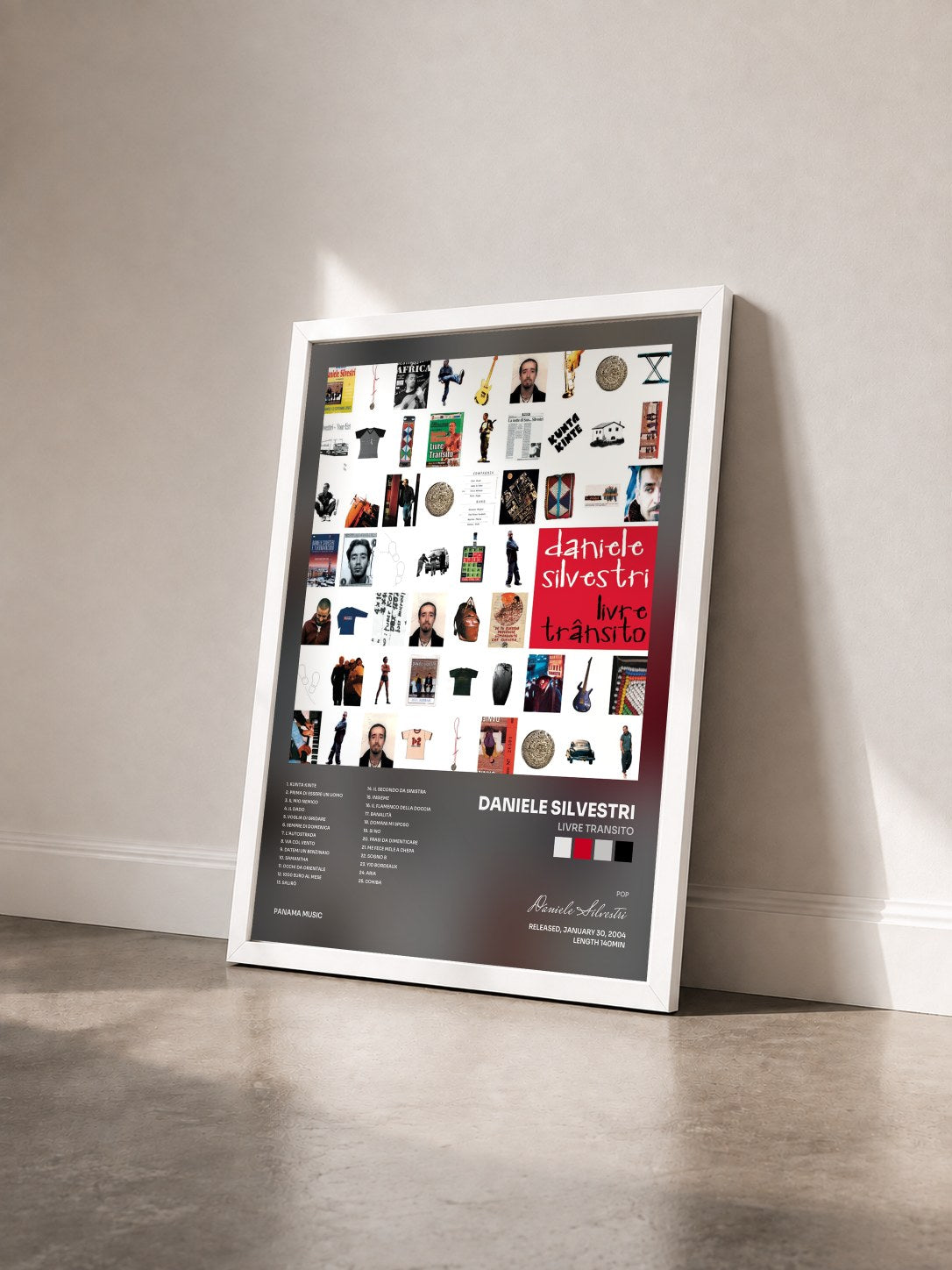 #blanc Tableau de l'album Livre Transito de Daniele Silvestri vu de trois quarts, cadre blanc