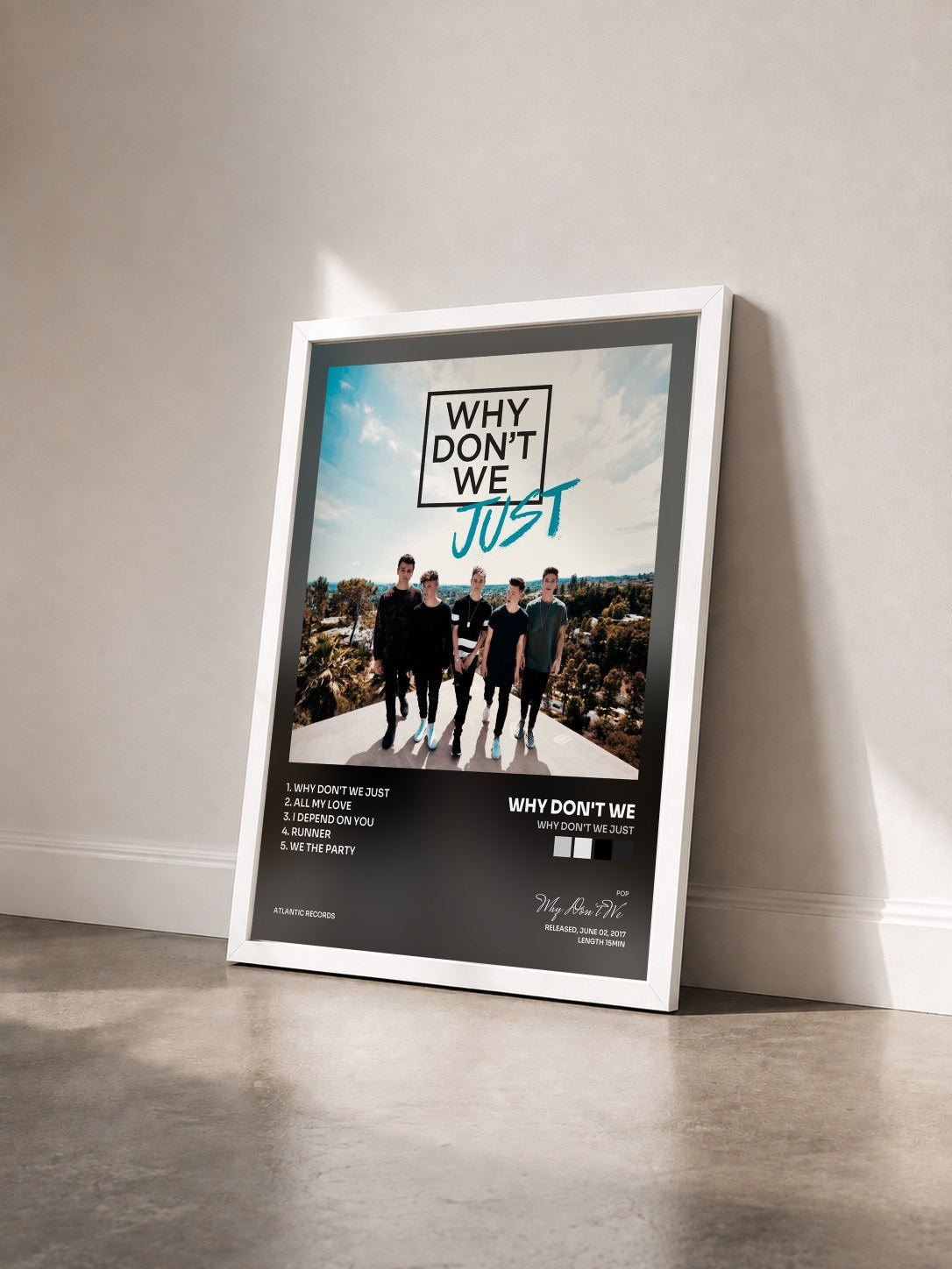#blanc Tableau de l'album Why Don't We Just de Why Don't We vu de trois quarts, cadre blanc