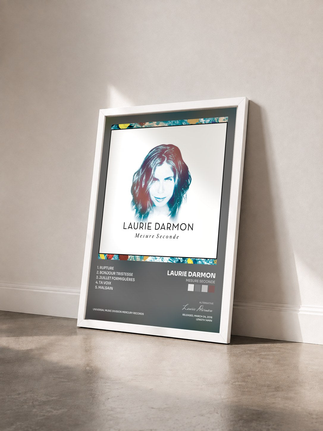 #blanc Tableau de l'album Mesure seconde de Laurie Darmon vu de trois quarts, cadre blanc