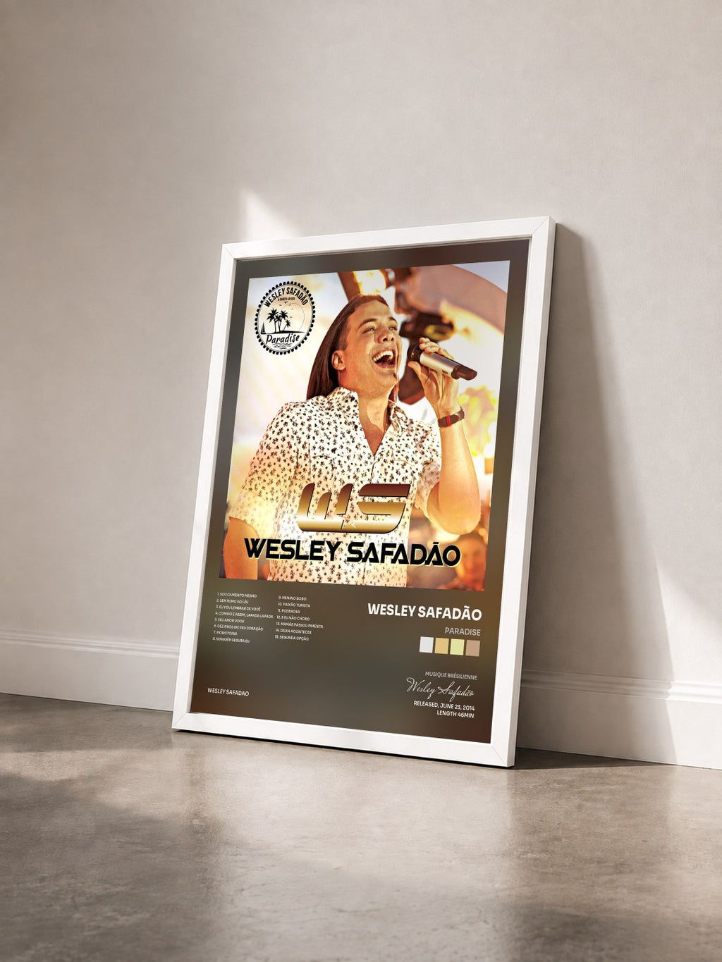 #blanc Tableau de l'album Paradise de Wesley Safadão vu de trois quarts, cadre blanc