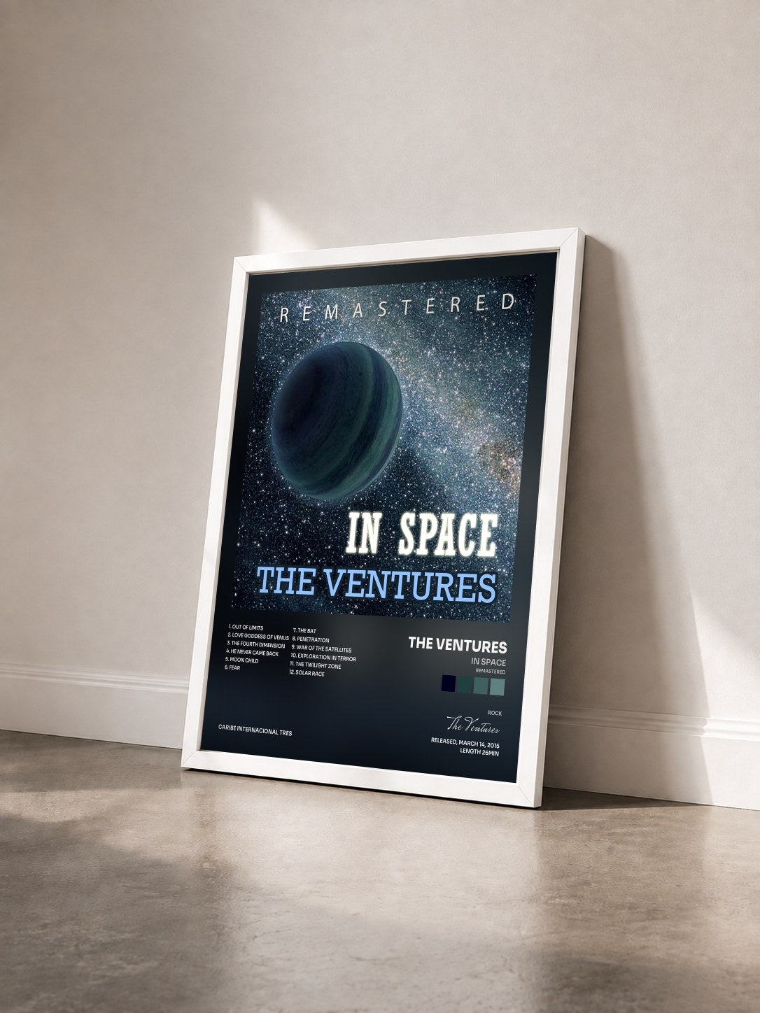 #blanc Tableau de l'album In Space (Remastered) de The Ventures vu de trois quarts, cadre blanc