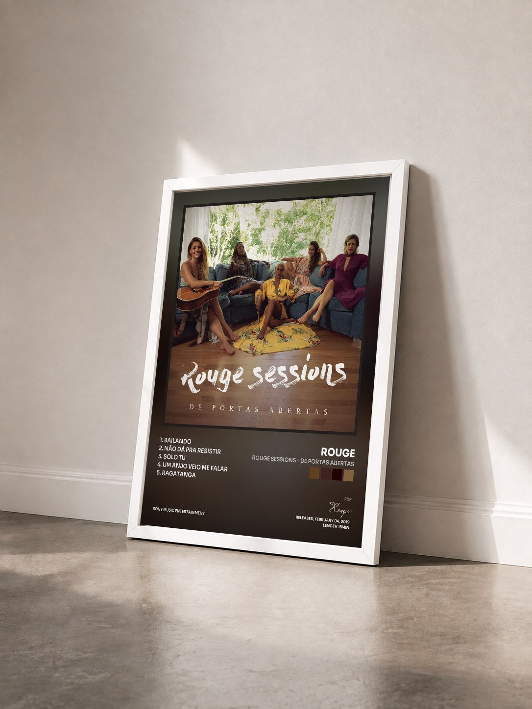 #blanc Tableau de l'album Rouge Sessions - De Portas Abertas de Rouge vu de trois quarts, cadre blanc