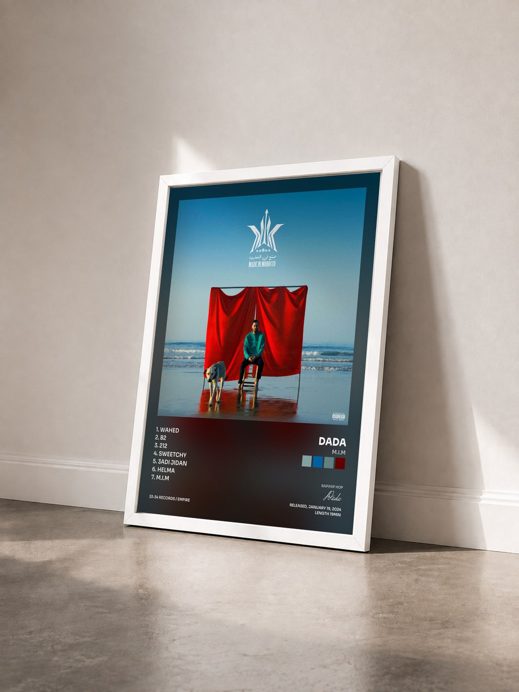 #blanc Tableau de l'album M.I.M de Dada vu de trois quarts, cadre blanc