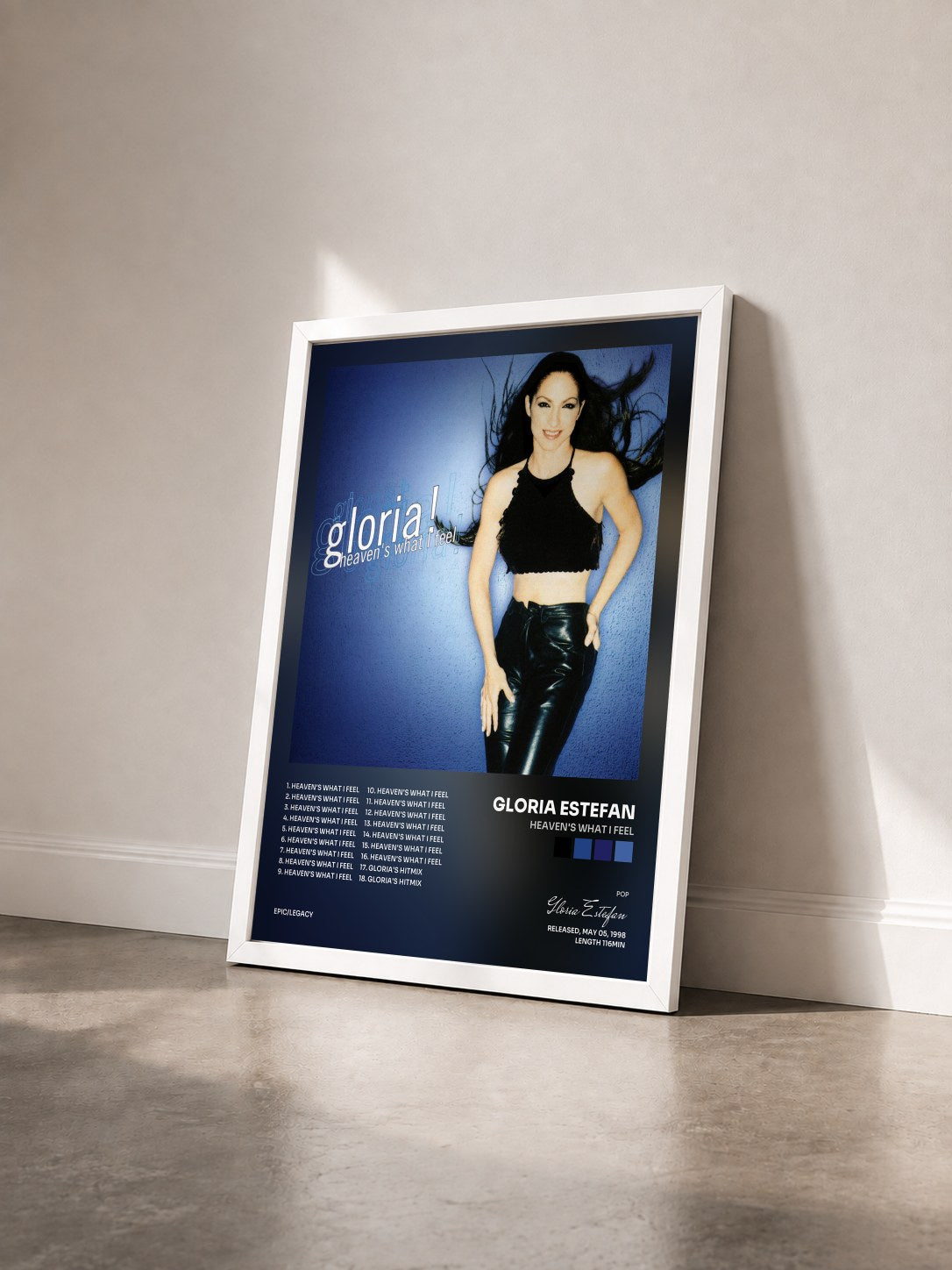 #blanc Tableau de l'album Heaven's What I Feel de Gloria Estefan vu de trois quarts, cadre blanc