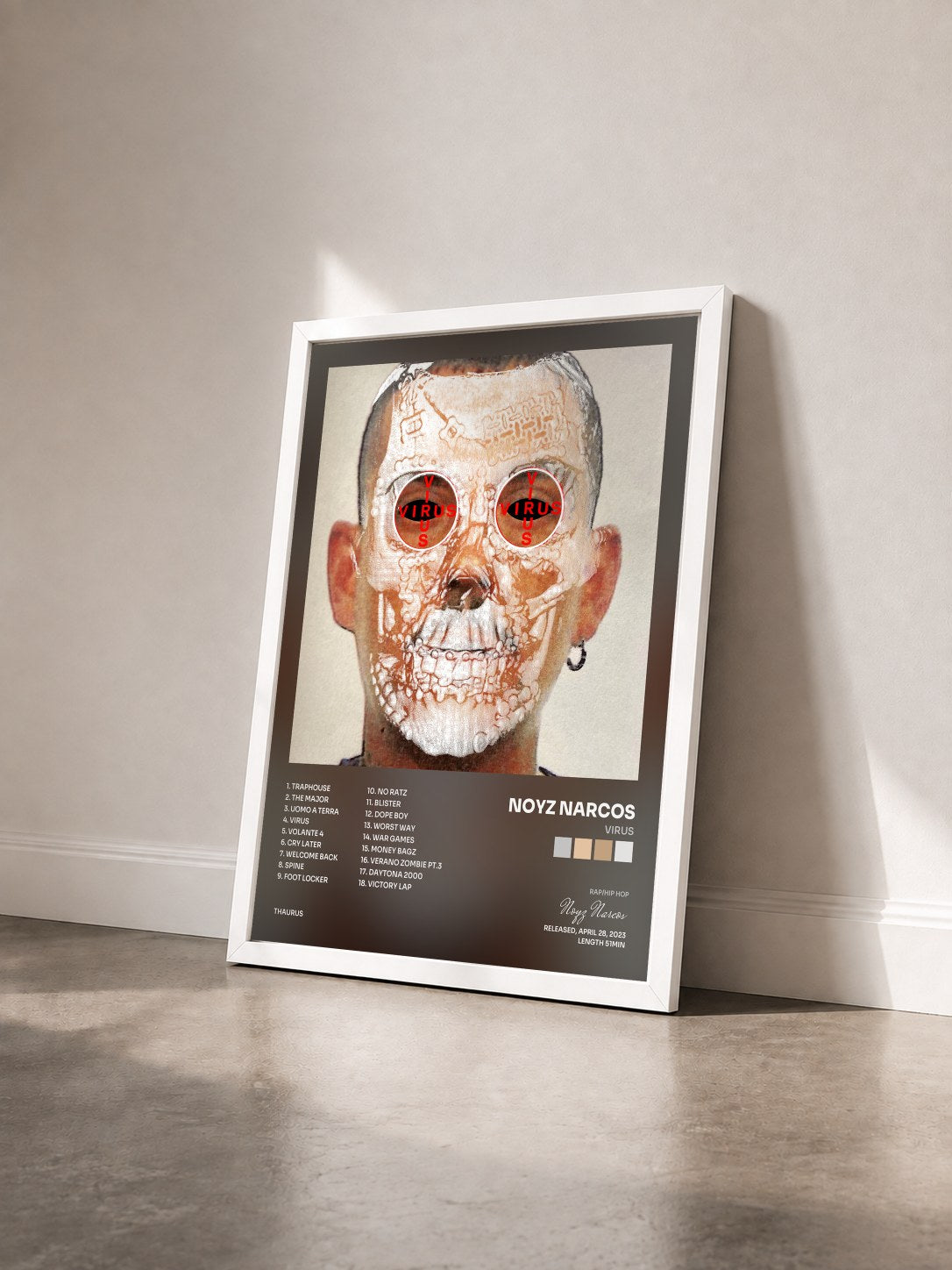#blanc Tableau de l'album VIRUS de Noyz Narcos vu de trois quarts, cadre blanc