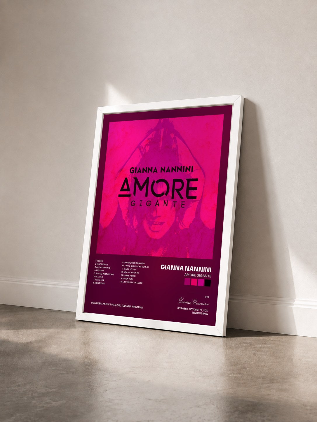 #blanc Tableau de l'album Amore gigante de Gianna Nannini vu de trois quarts, cadre blanc