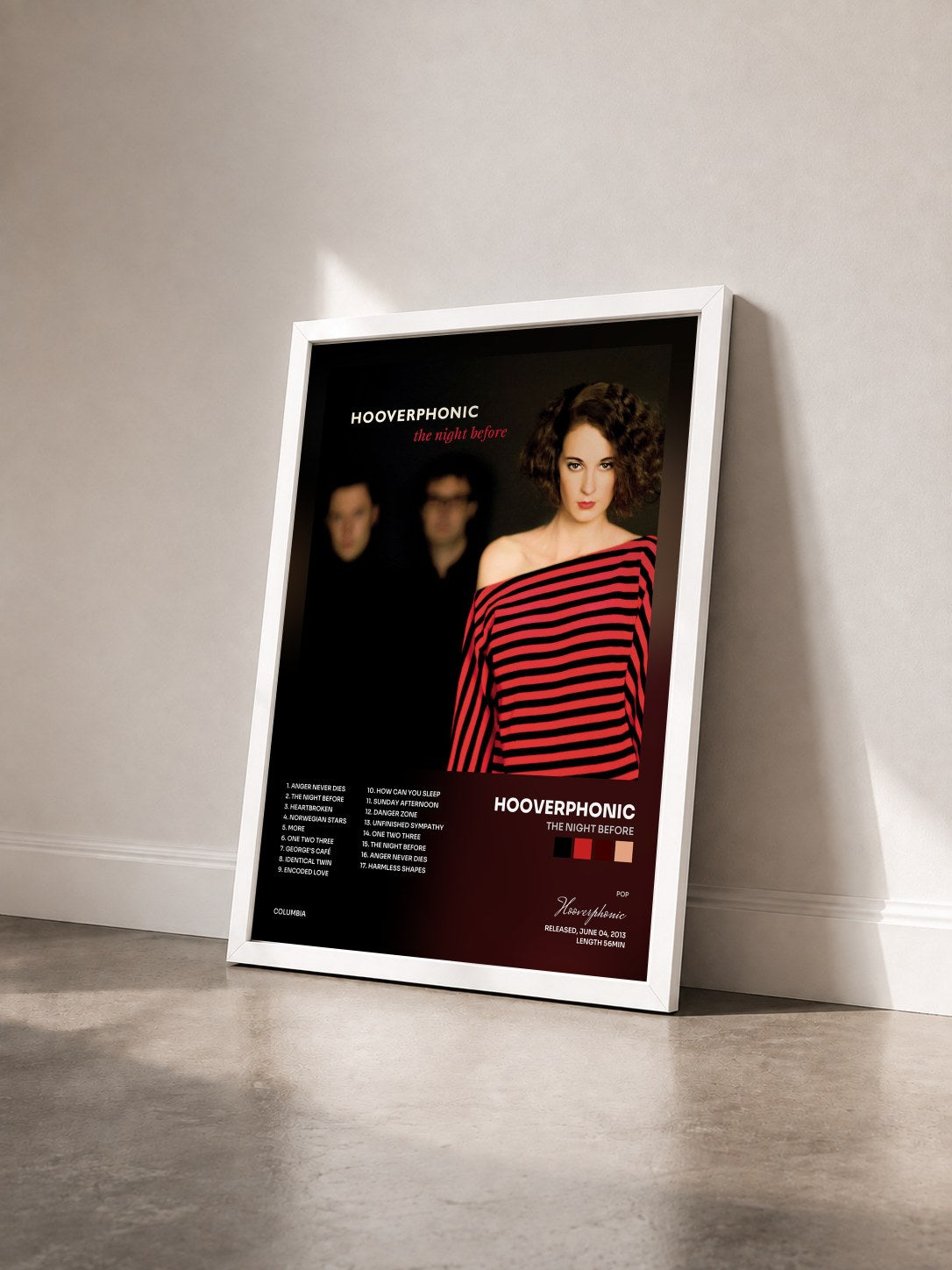 #blanc Tableau de l'album The Night Before de Hooverphonic vu de trois quarts, cadre blanc