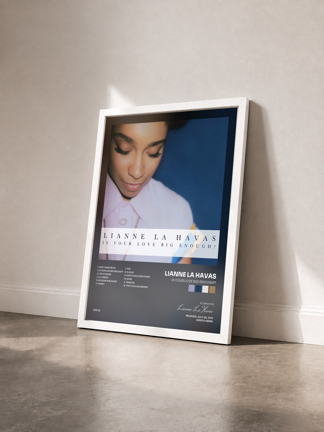 #blanc Tableau de l'album Is Your Love Big Enough? de Lianne La Havas vu de trois quarts, cadre blanc