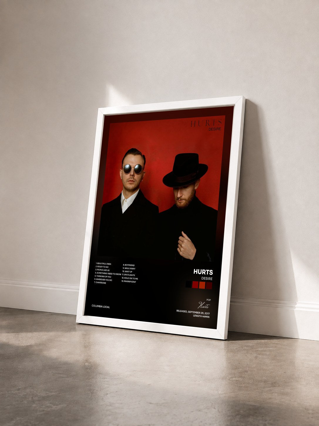 #blanc Tableau de l'album Desire de Hurts vu de trois quarts, cadre blanc