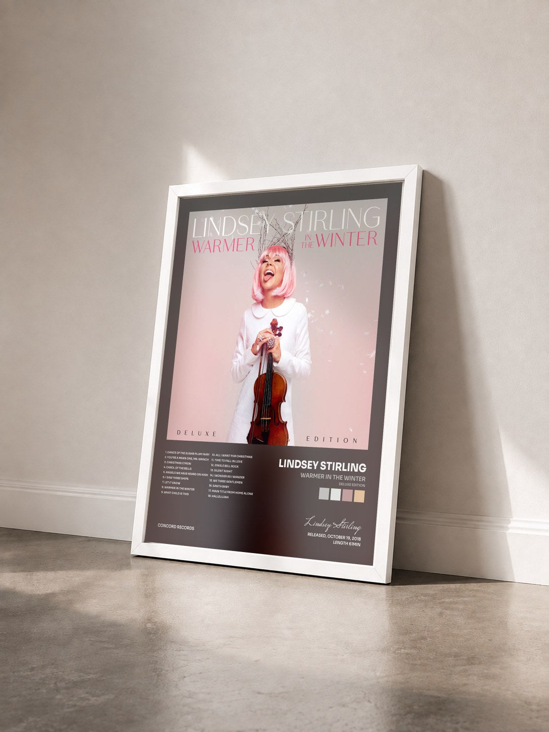 #blanc Tableau de l'album Warmer In The Winter (Deluxe Edition) de Lindsey Stirling vu de trois quarts, cadre blanc
