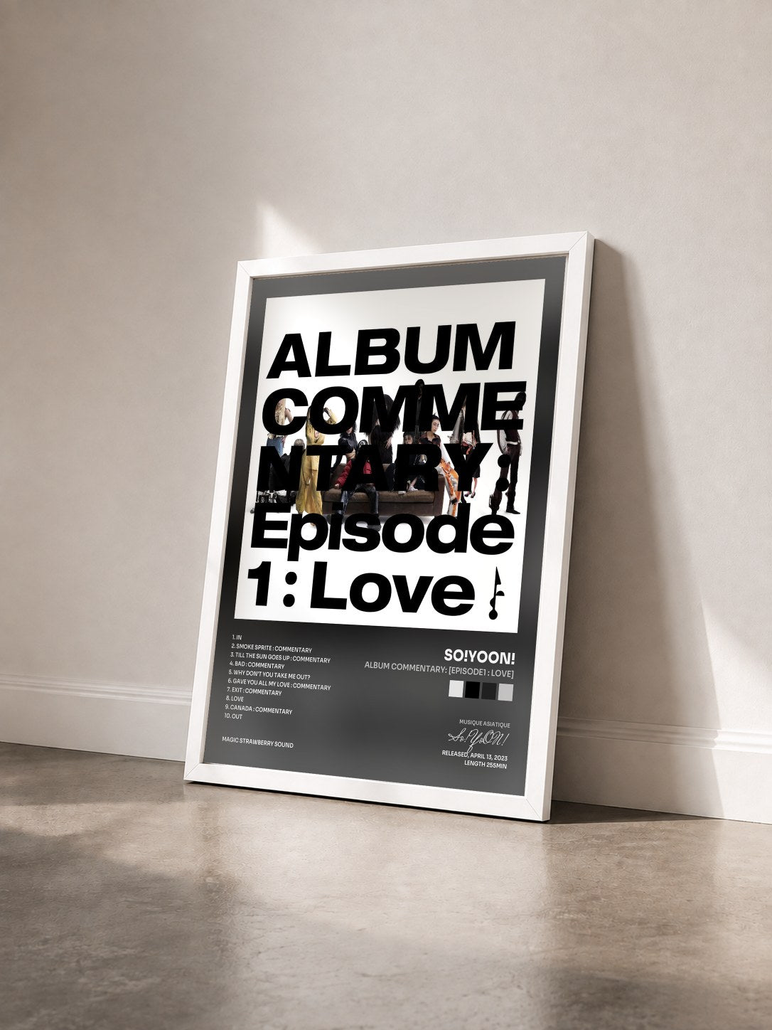 #blanc Tableau de l'album Album Commentary: [Episode1 : Love] de So!YoON! vu de trois quarts, cadre blanc
