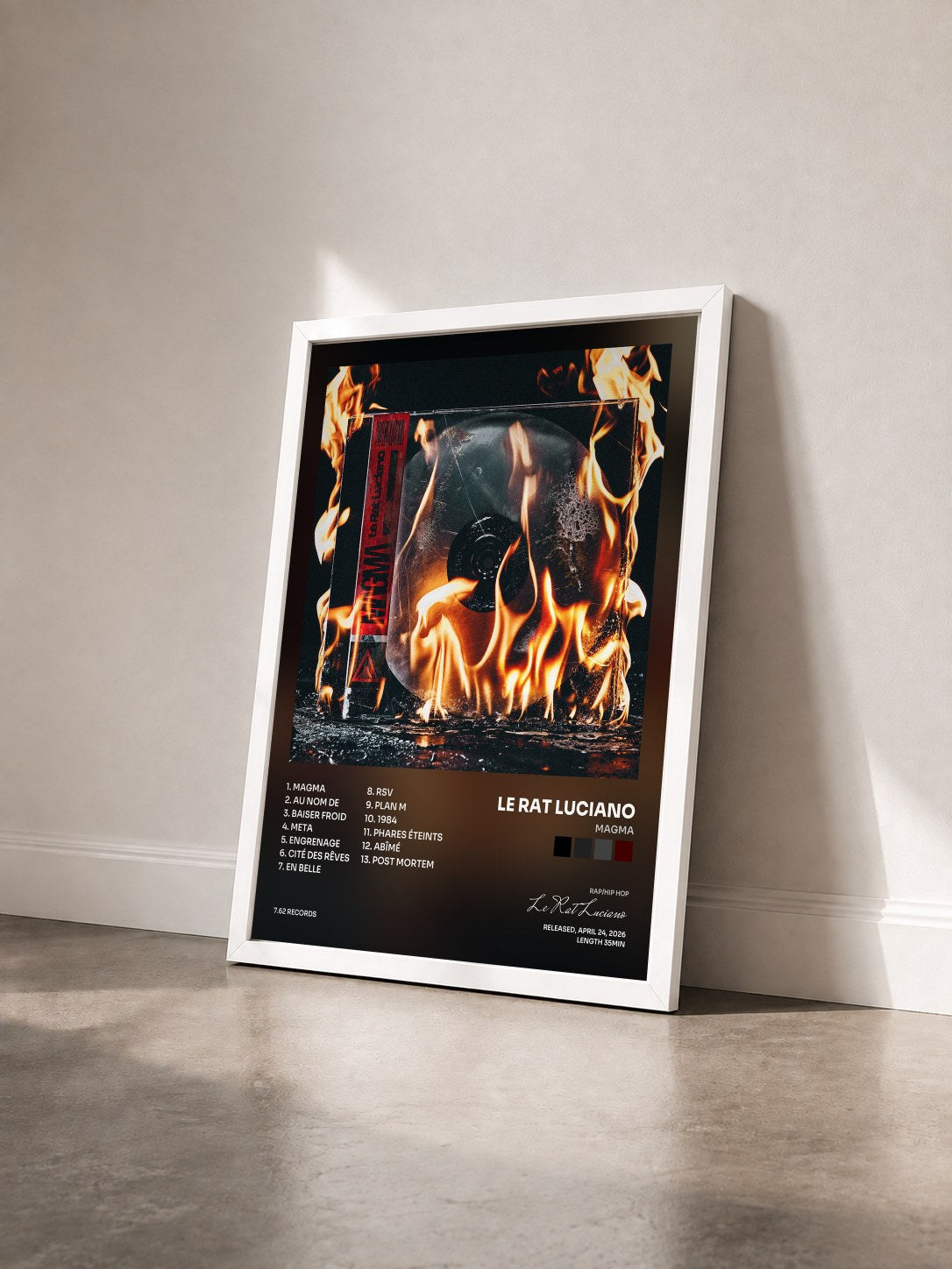 #blanc Tableau de l'album MAGMA de Le Rat Luciano vu de trois quarts, cadre blanc